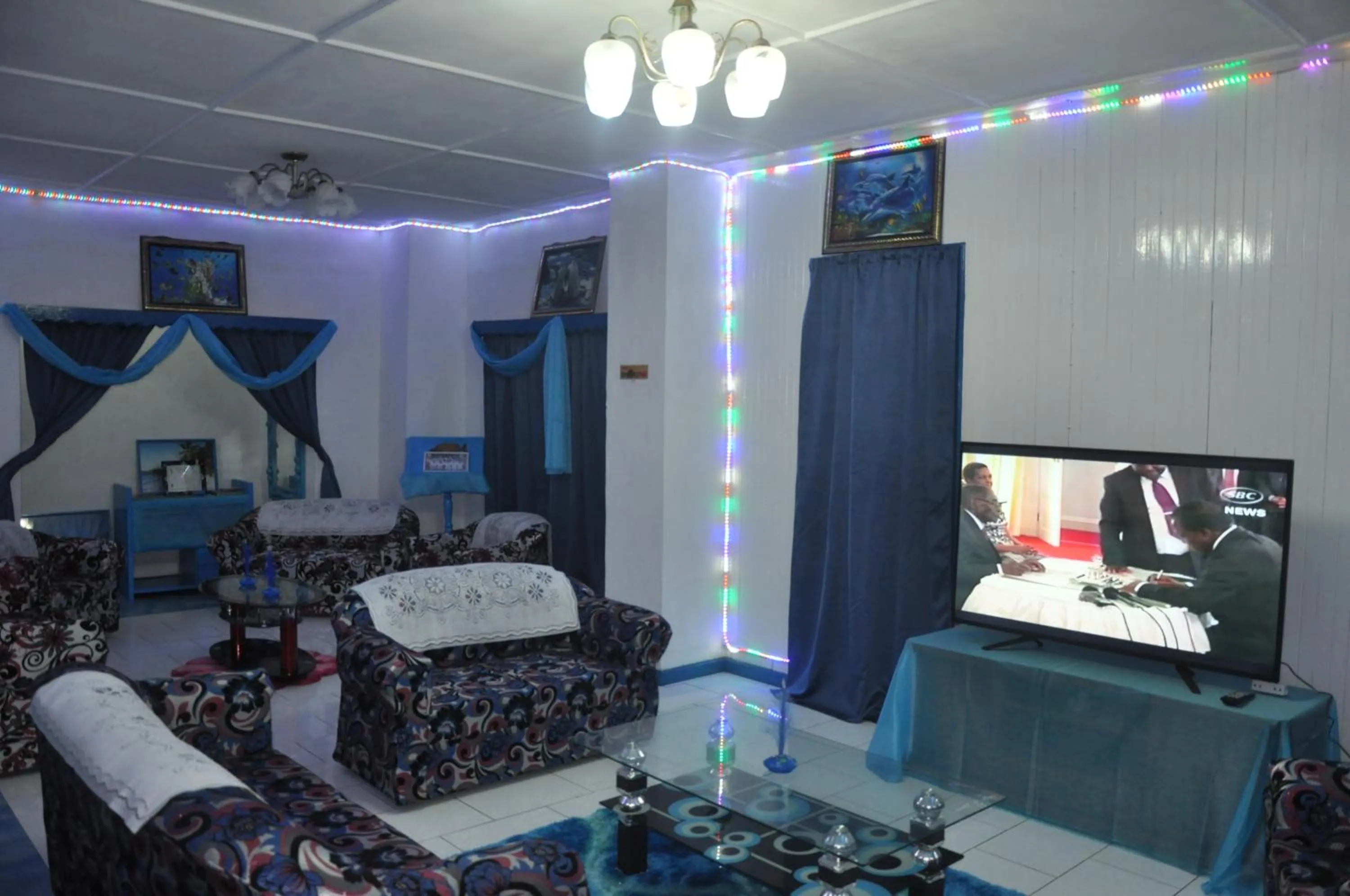 TV and multimedia in Le Chateau Bleu