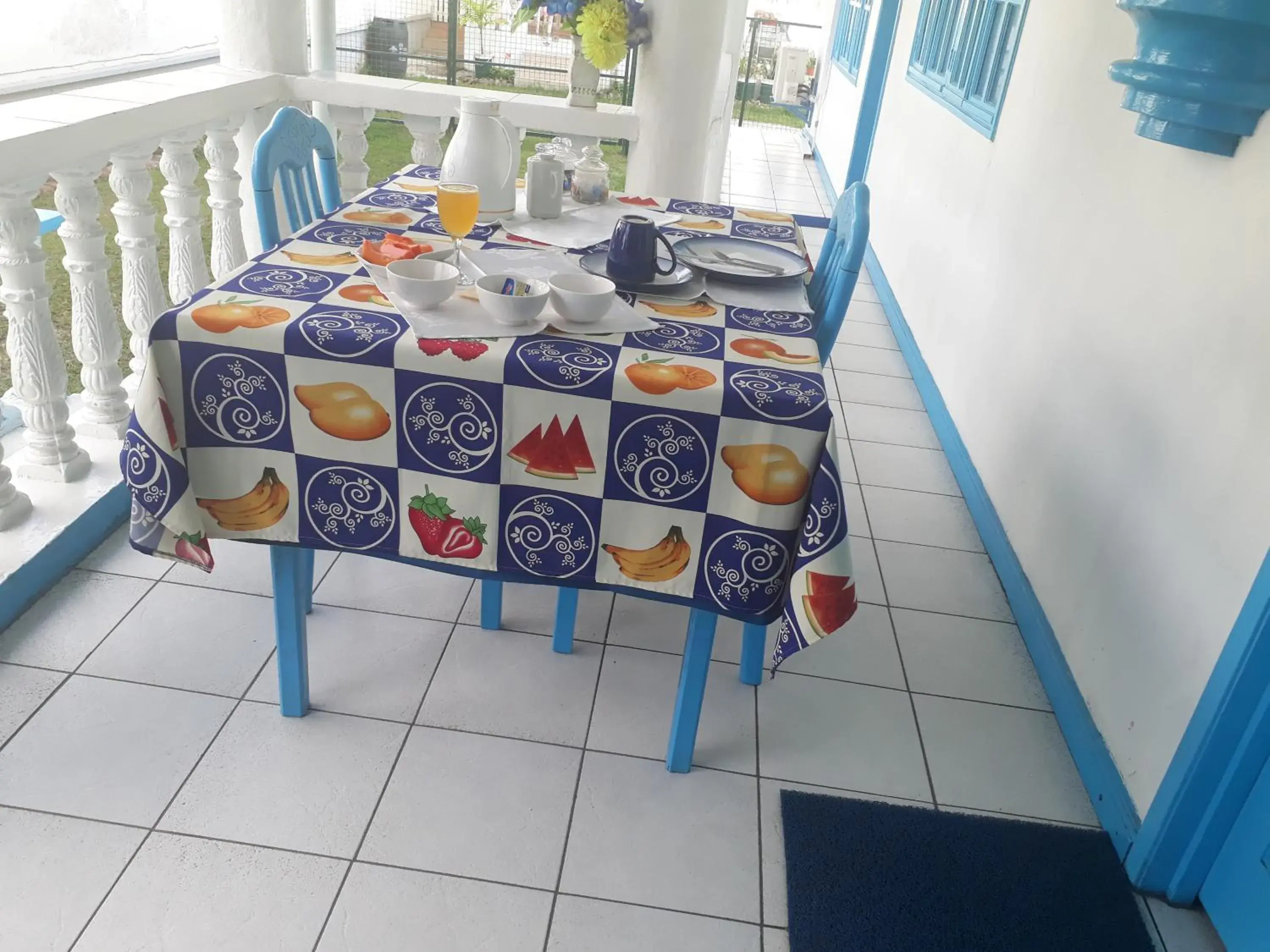 Dining area, Bed in Le Chateau Bleu Dining area, Bed in Le Chateau Bleu