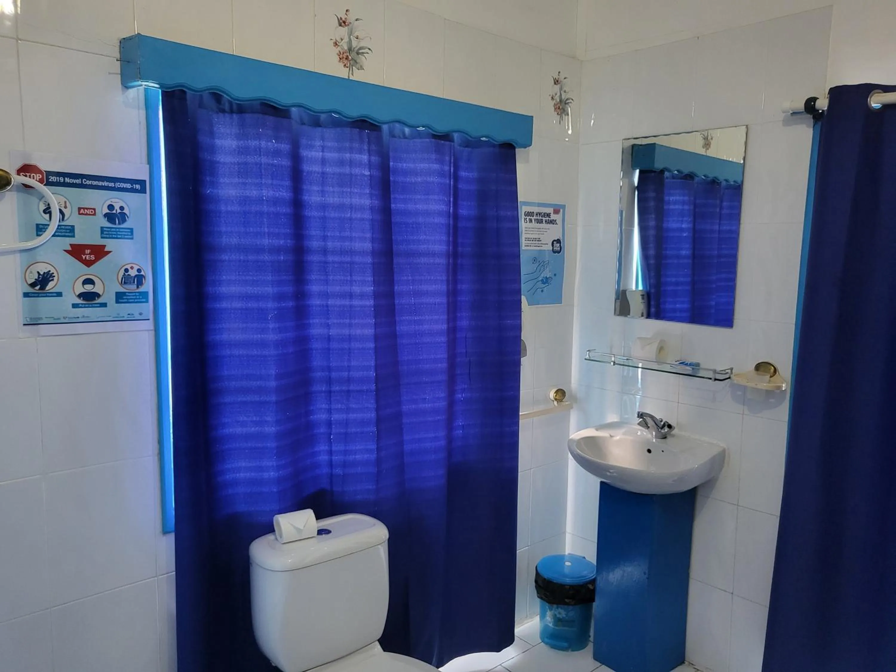 Toilet in Le Chateau Bleu