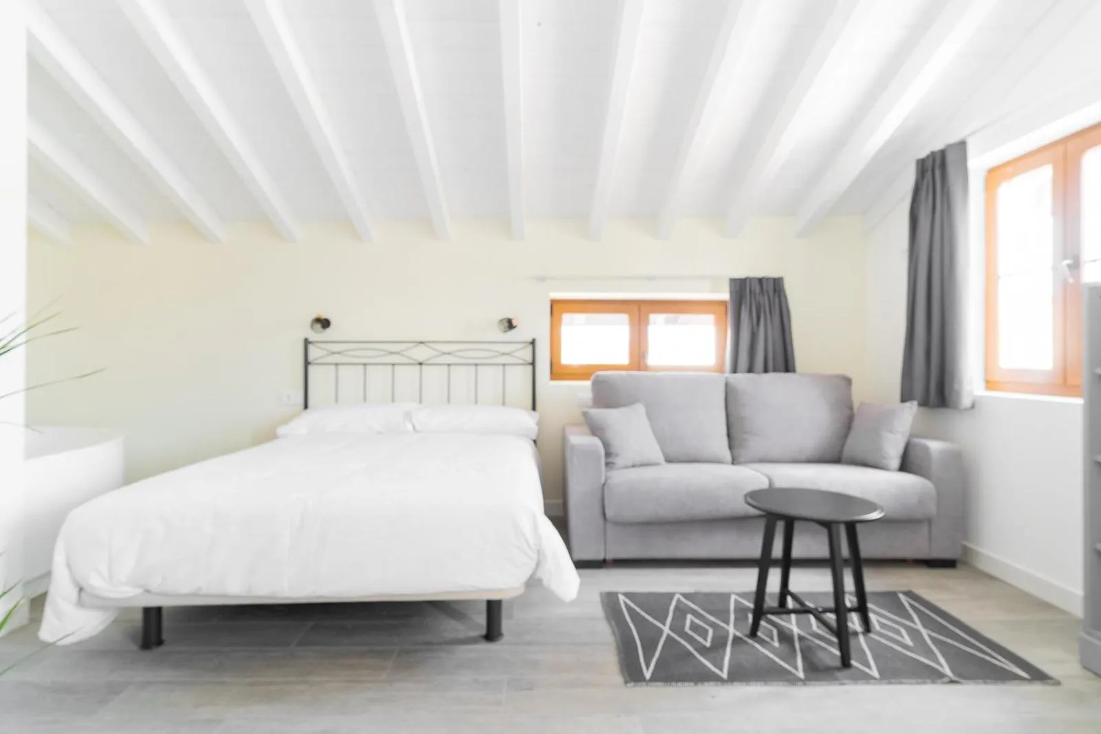 Bed in Jardines Villaverde