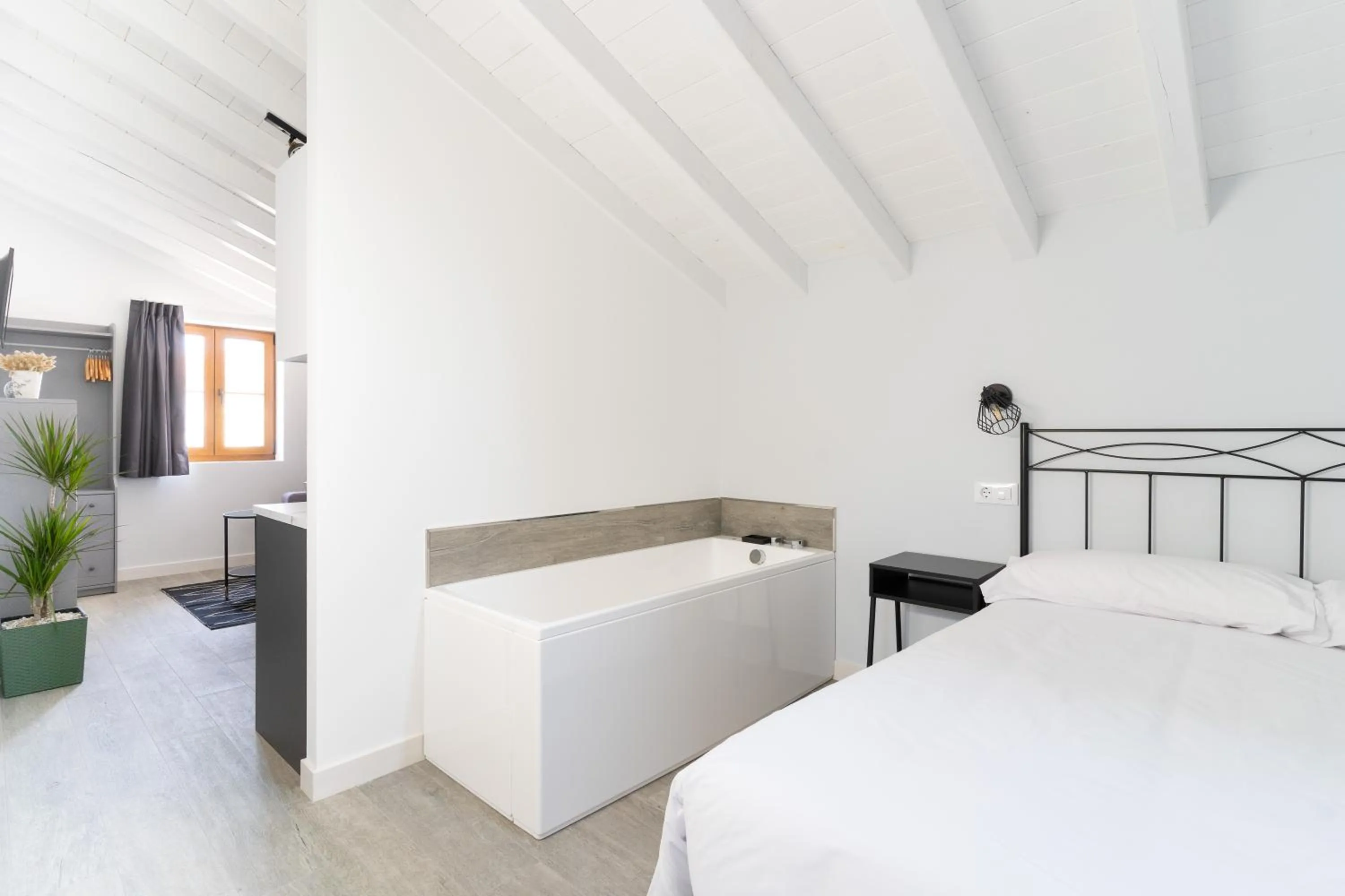 Hot Tub, Bed in Jardines Villaverde