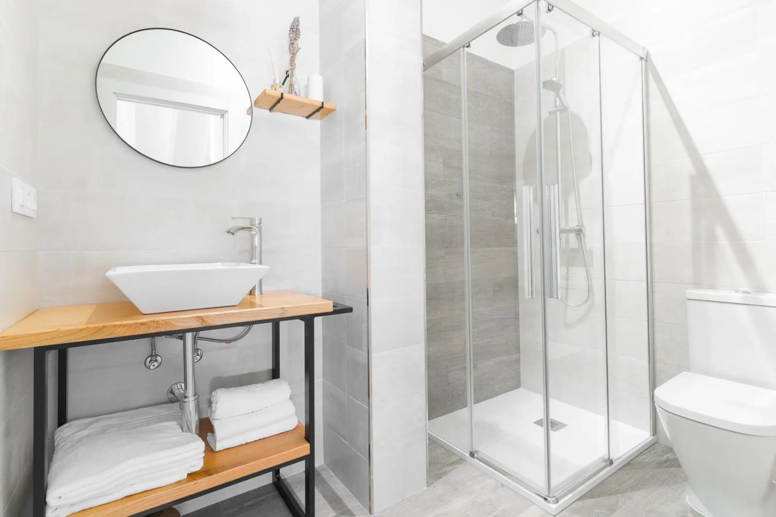 Bathroom in Jardines Villaverde