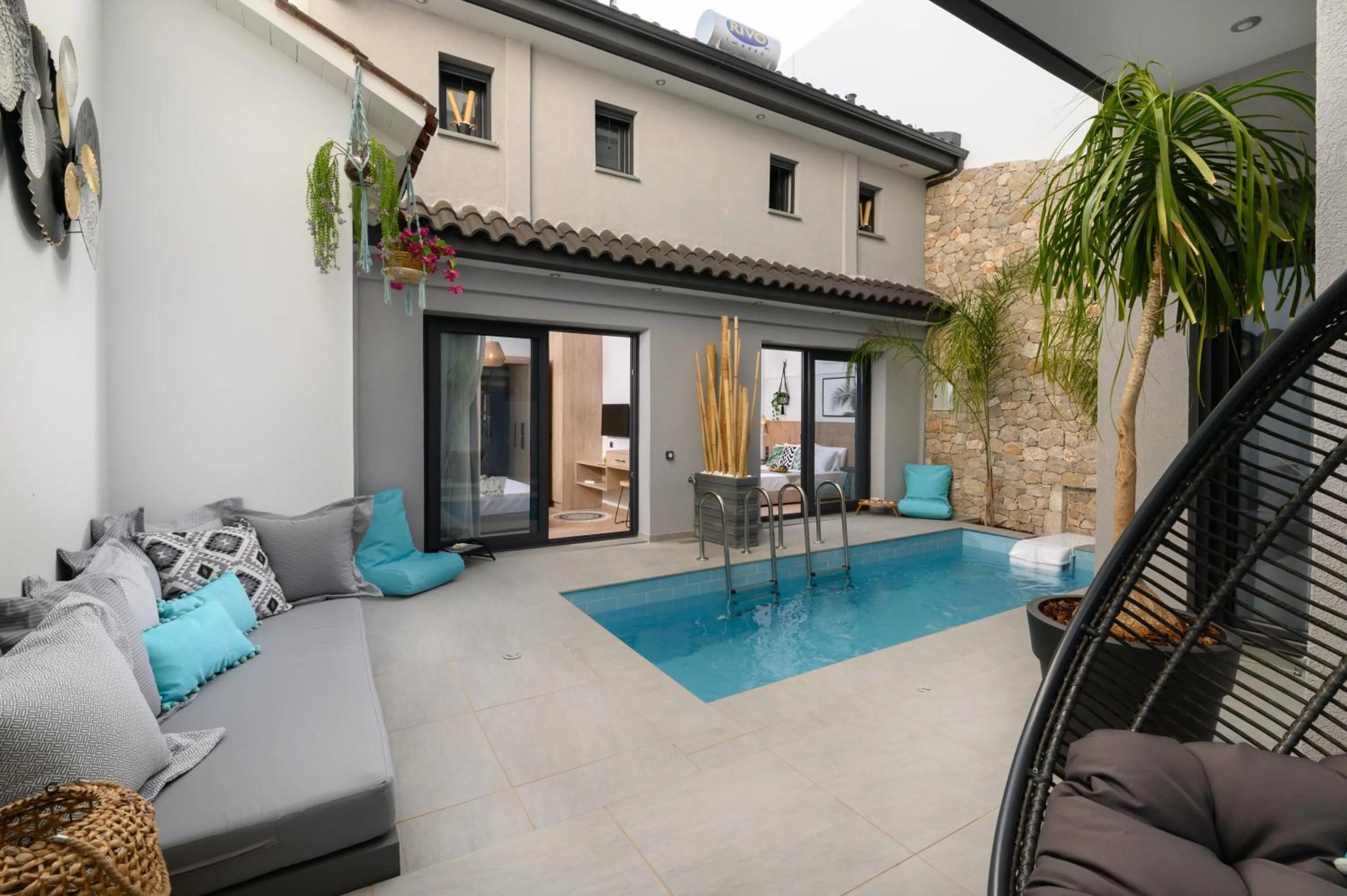 Swimming pool in Versa Villas