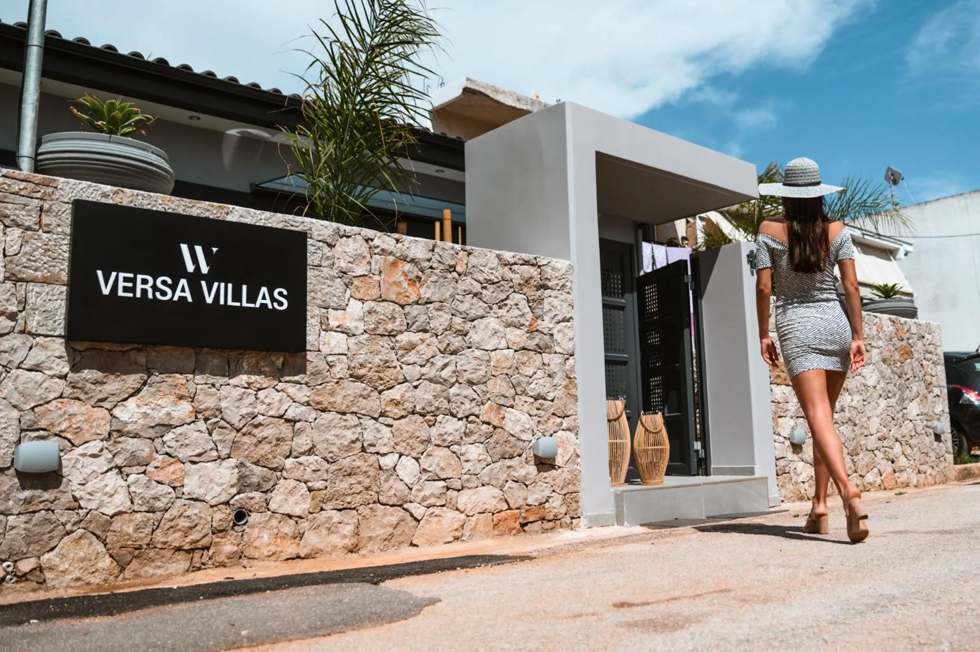 Facade/entrance in Versa Villas