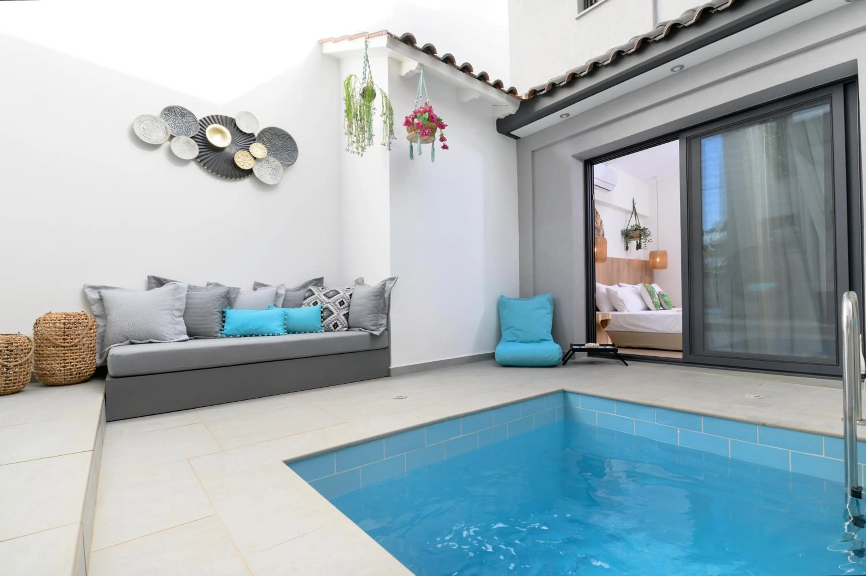 Swimming pool in Versa Villas