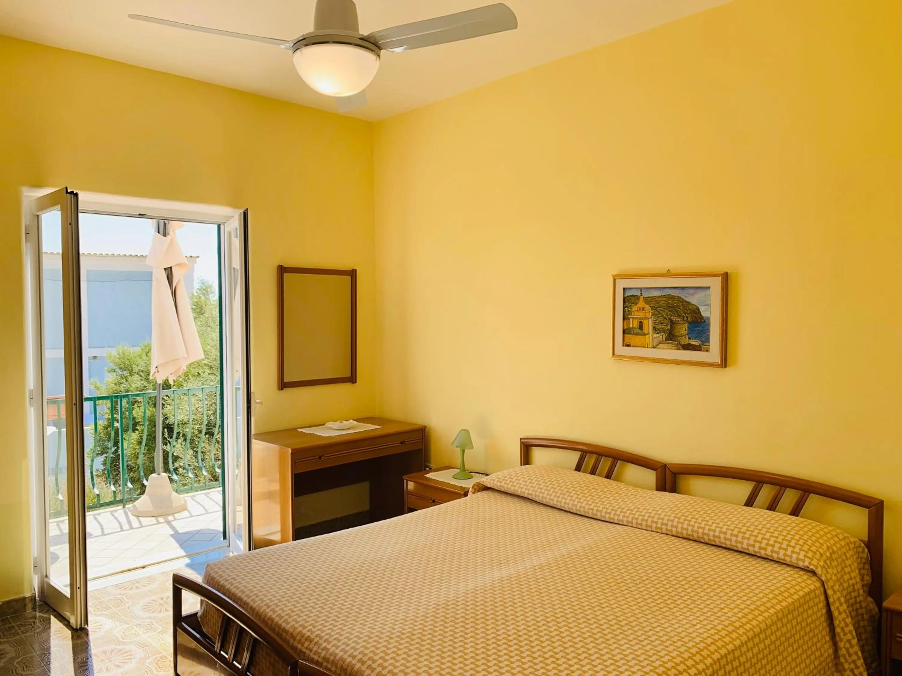 Photo of the whole room, Bed in Pensione Casa Verde