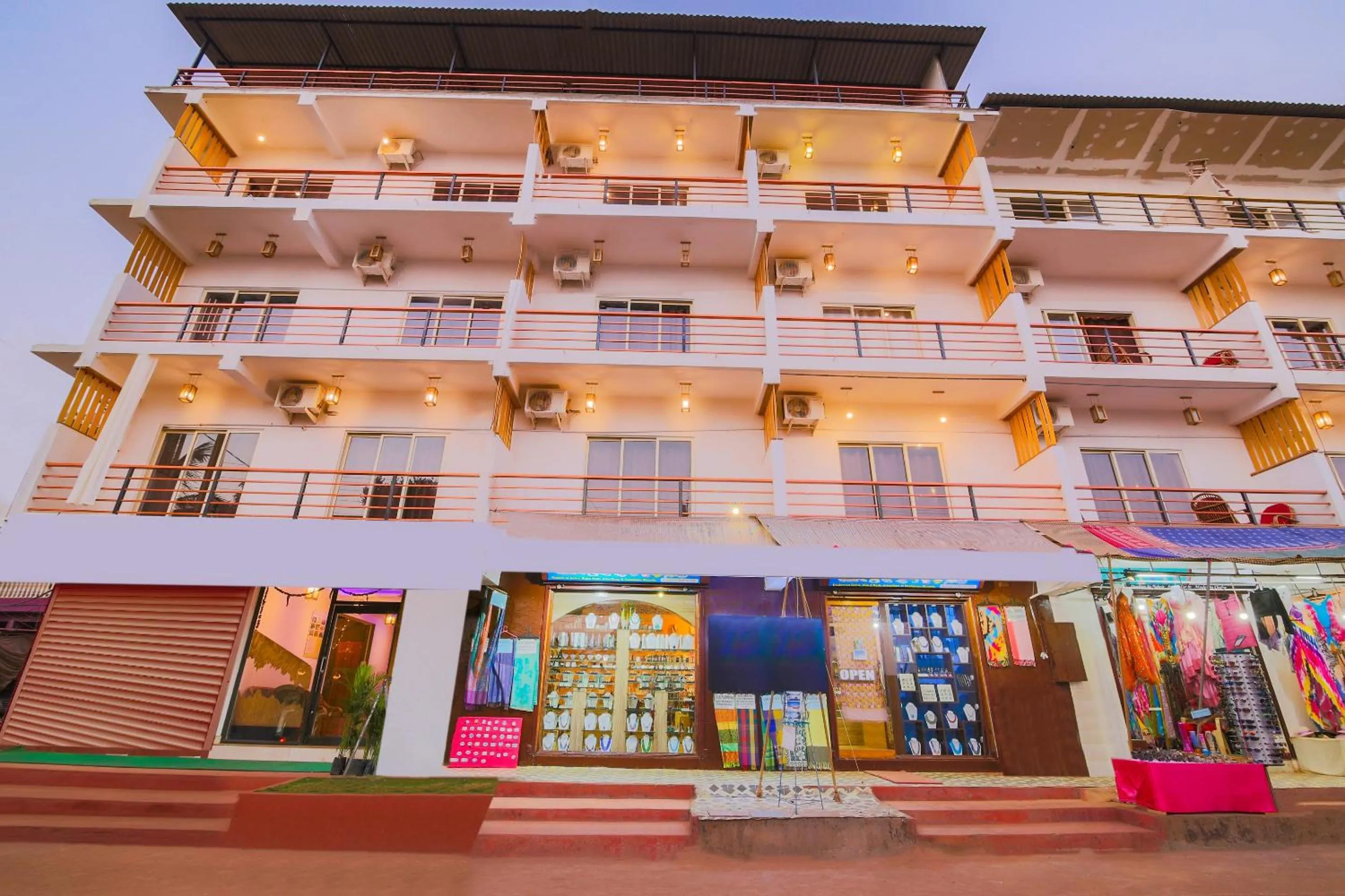 Facade/entrance in Hotel O Padma