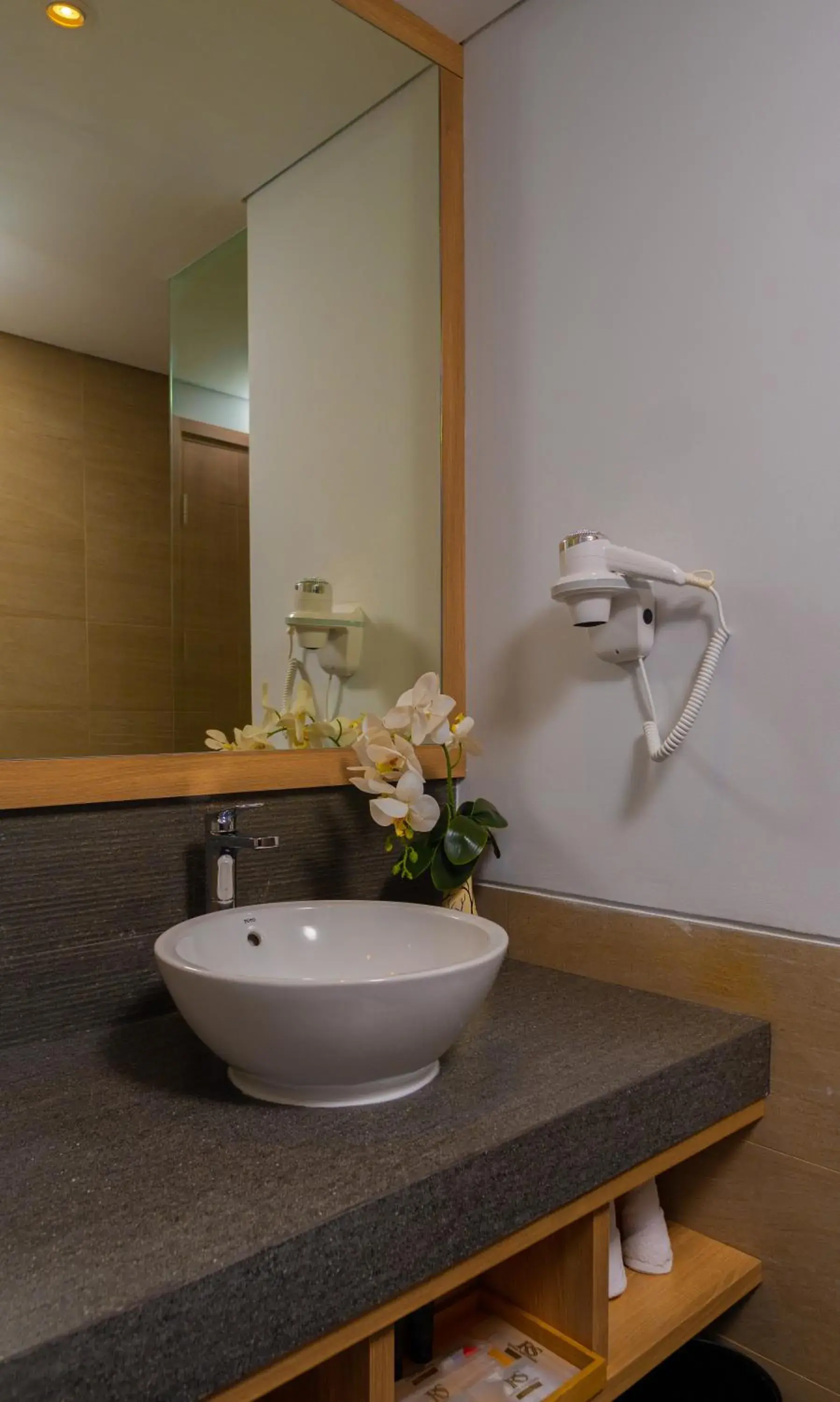 Bathroom in Royal Regantris Trawangan Bathroom in Royal Regantris Trawangan