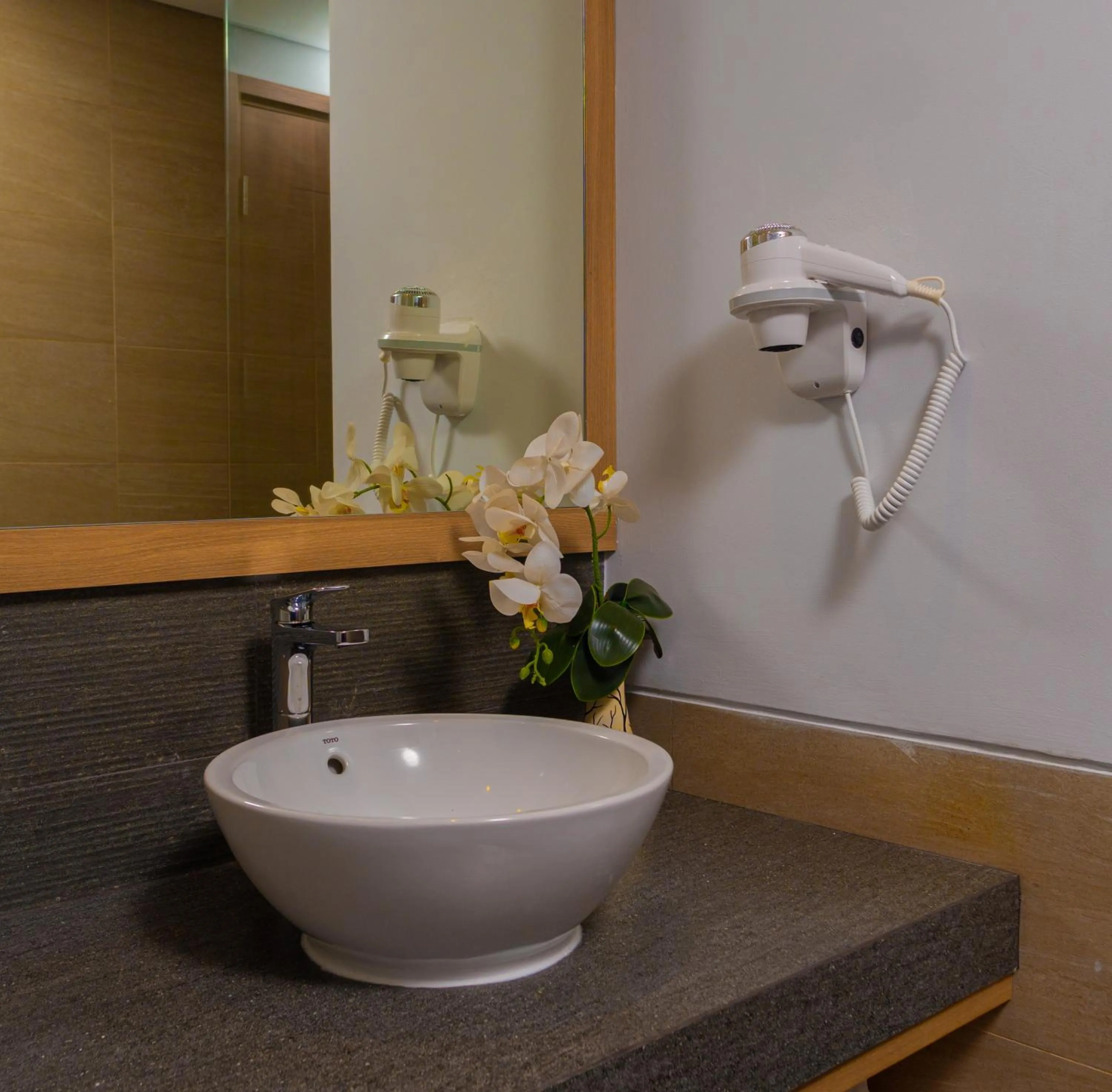 Bathroom in Royal Regantris Trawangan