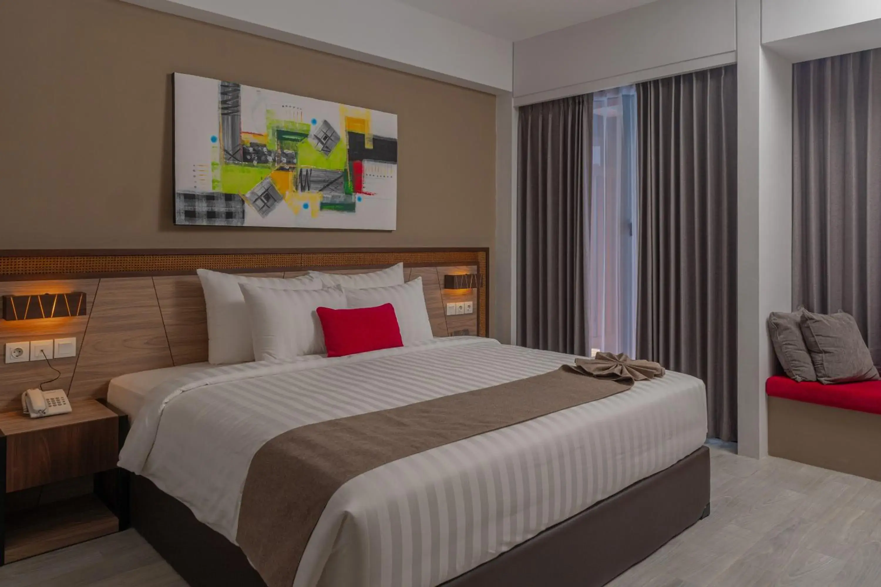 Deluxe Pool View Room in Royal Regantris Trawangan Deluxe Pool View Room in Royal Regantris Trawangan