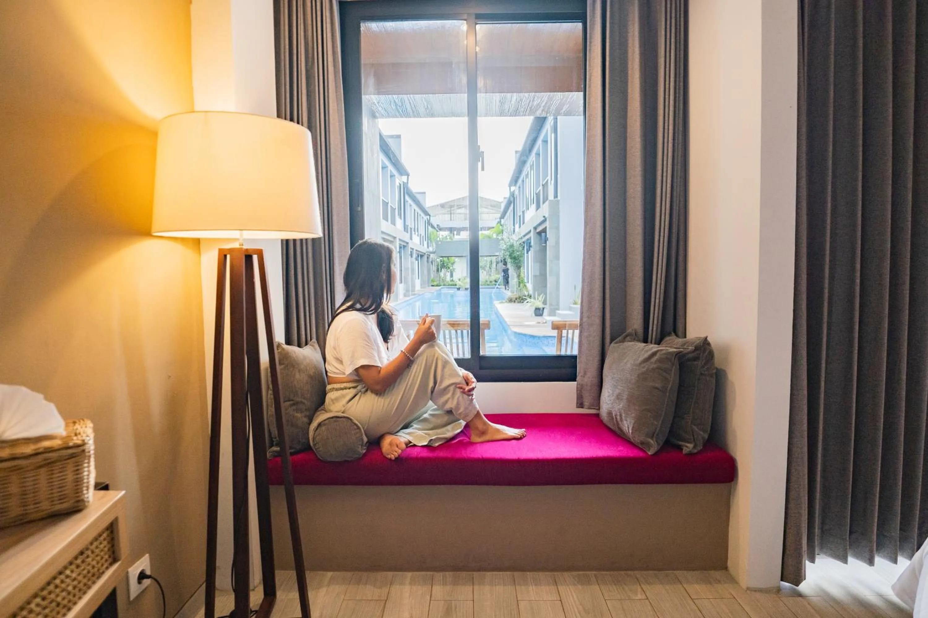 Seating area, Bed in Royal Regantris Trawangan