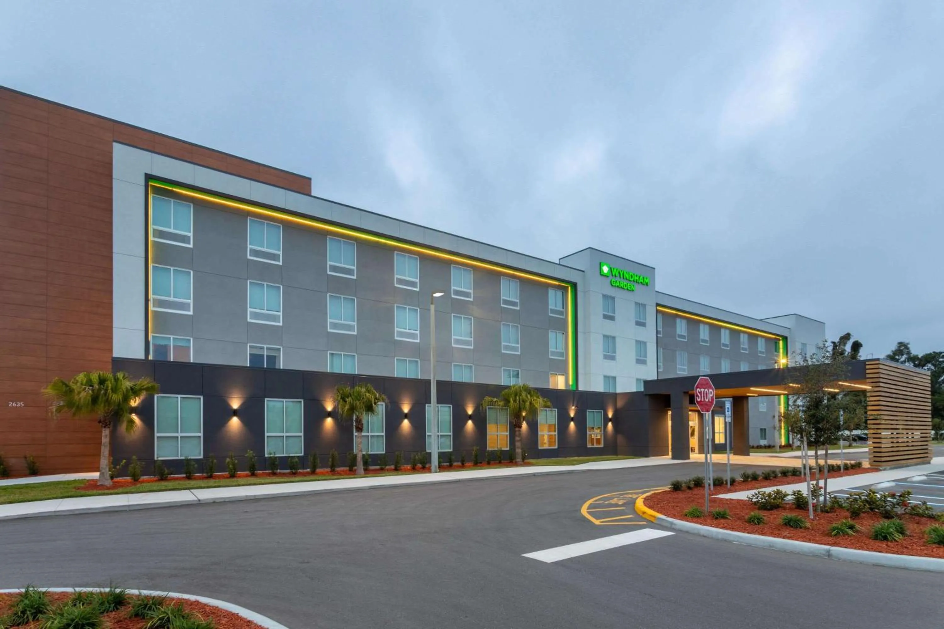 Property building in Wyndham Garden Orlando Airport - Free Airport Shuttle