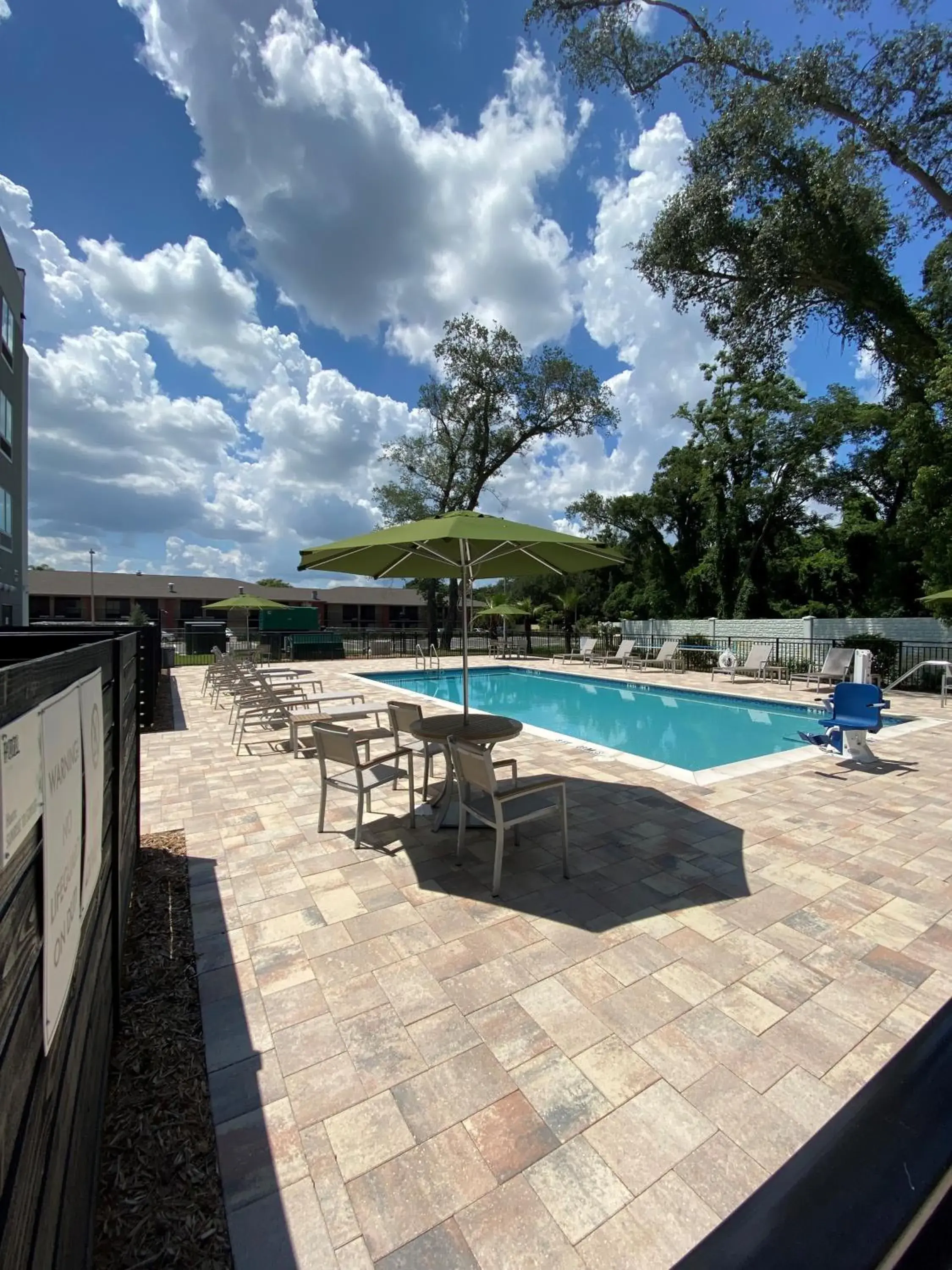 Swimming pool in Wyndham Garden Orlando Airport - Free Airport Shuttle Swimming pool in Wyndham Garden Orlando Airport - Free Airport Shuttle