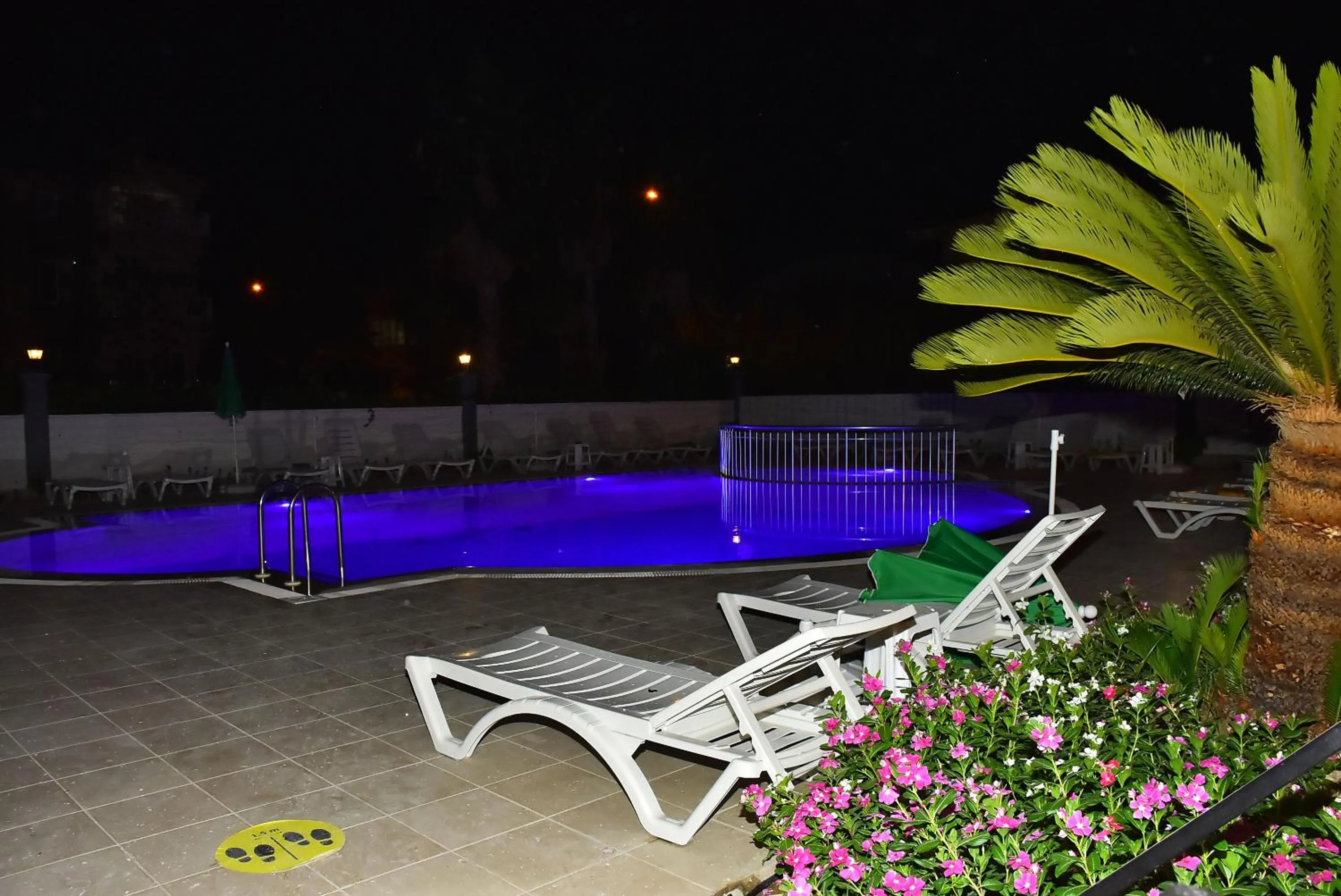 Swimming pool in Nora Suit Hotel
