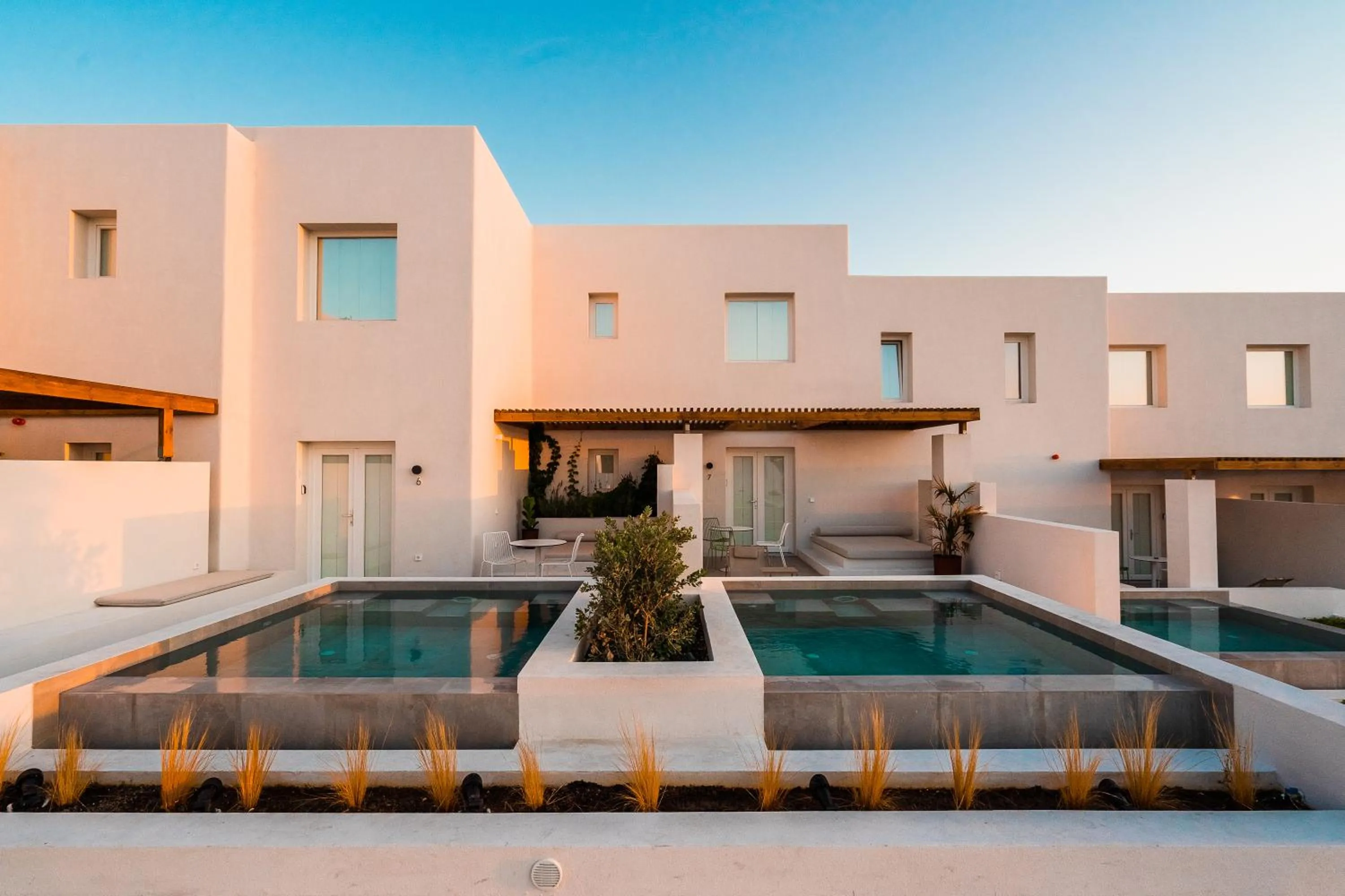 Swimming pool in Lilium Homes