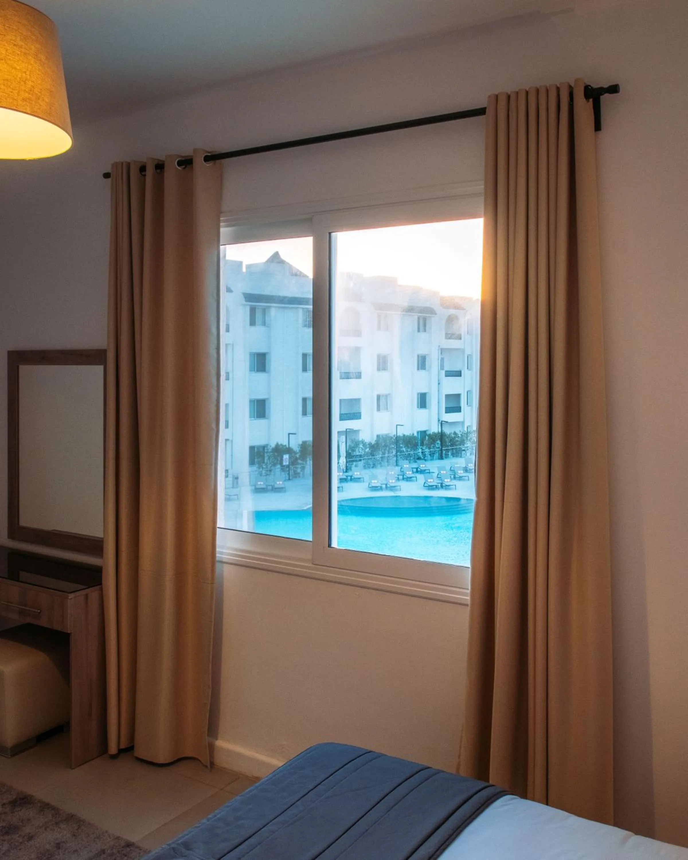 Pool view, Bed in Palma Hotel