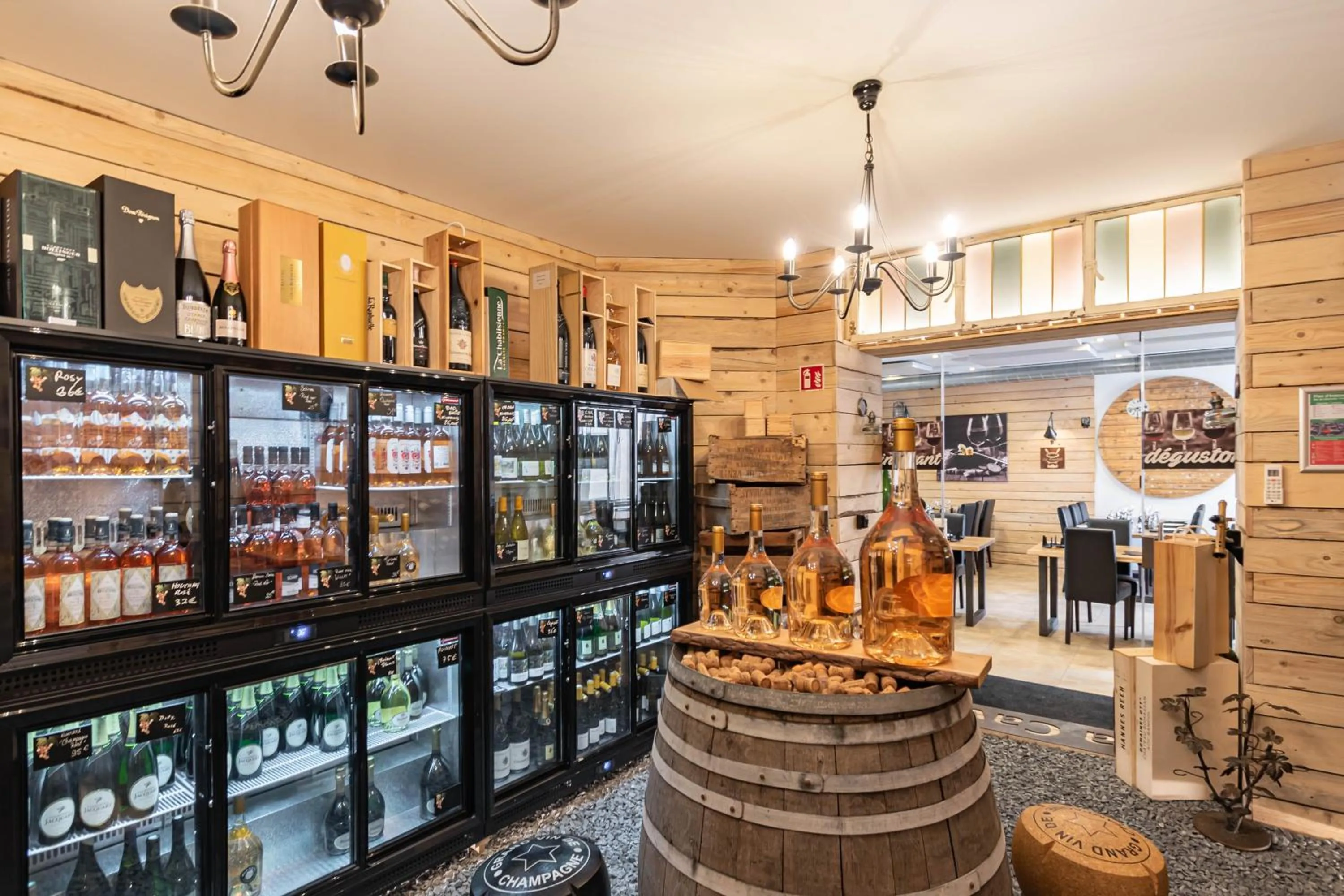 Restaurant/places to eat in Esplanade Hotel