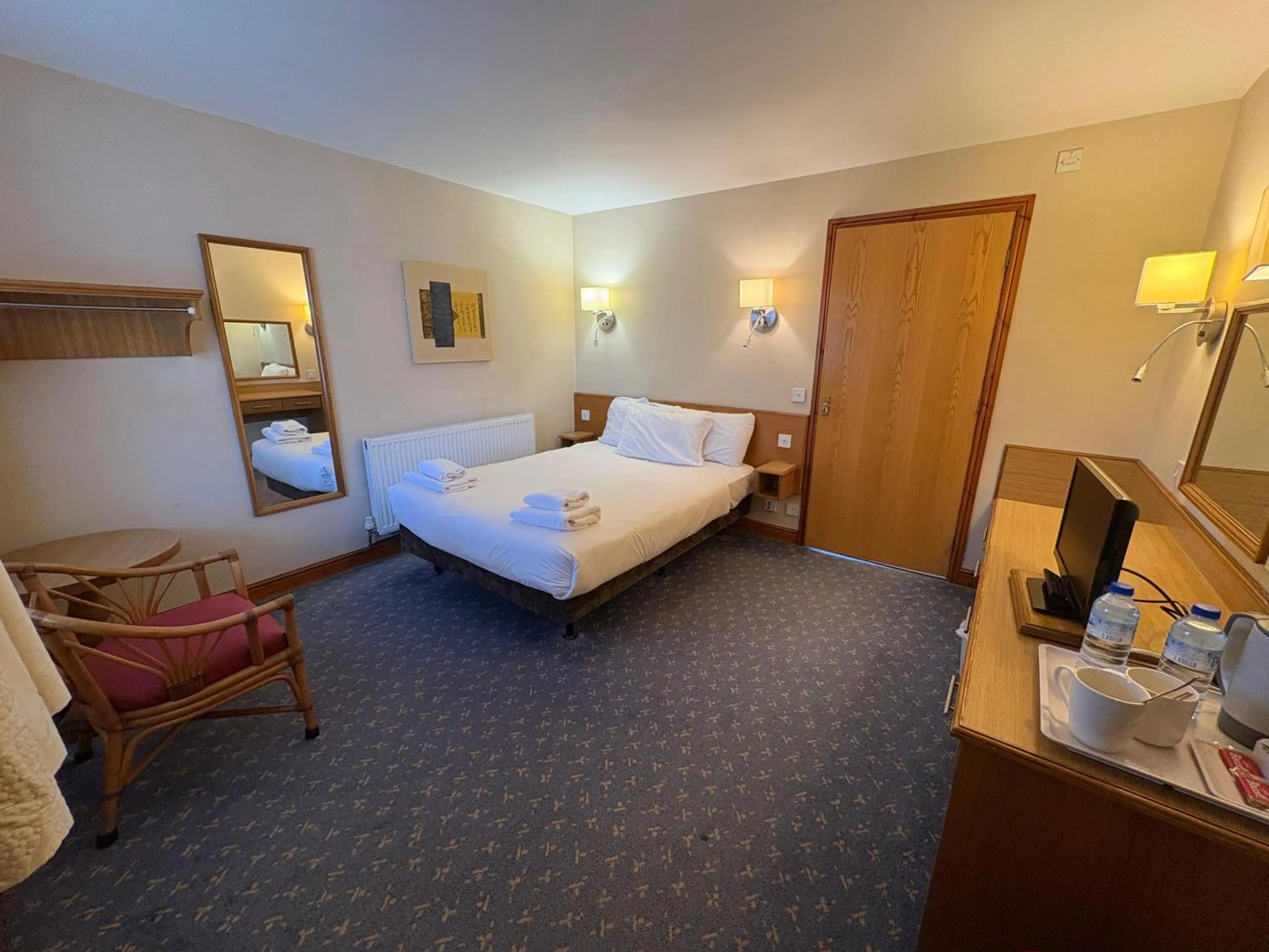 Bed in Tollgate Hotel & Leisure
