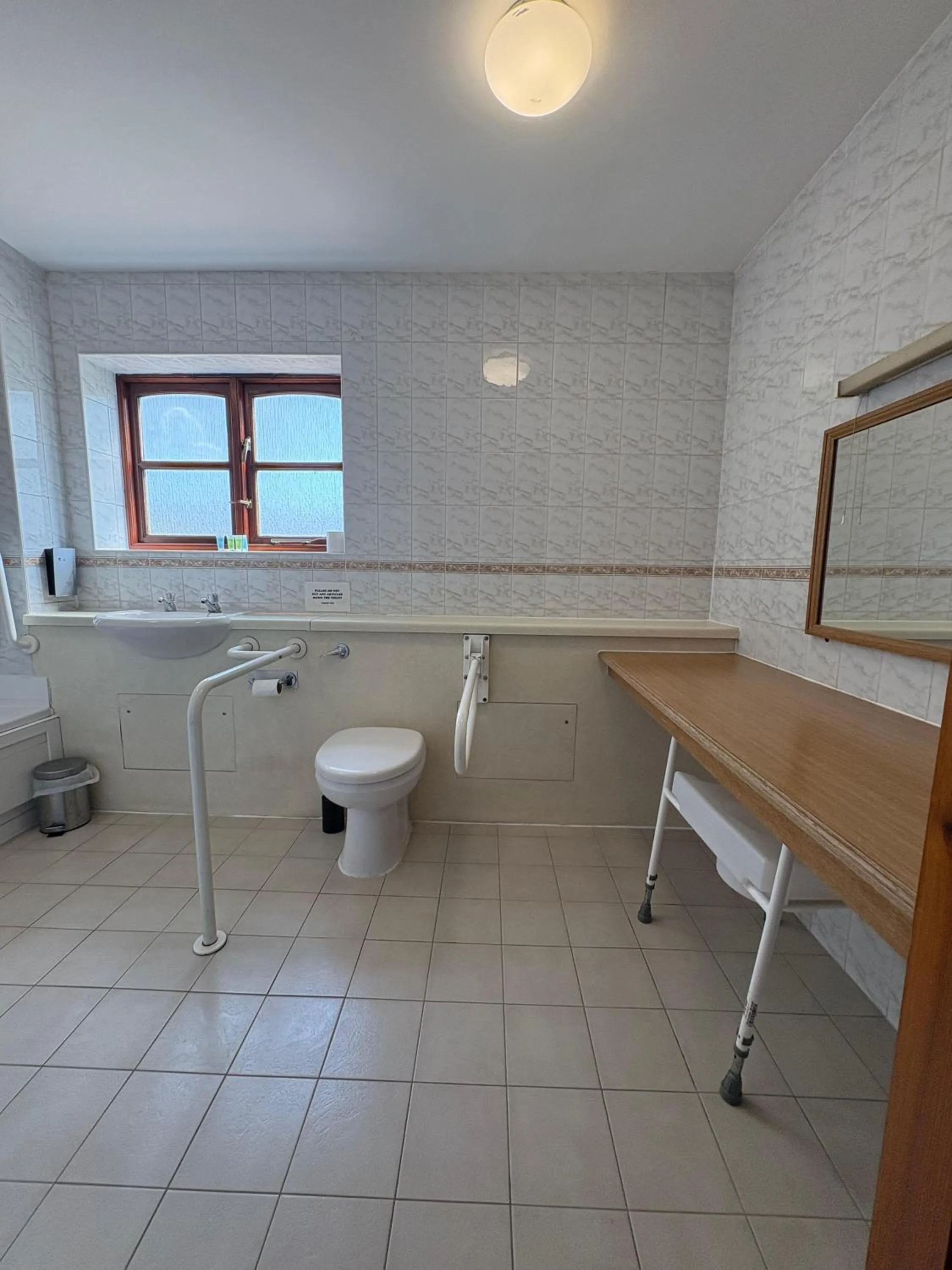 Toilet in Tollgate Hotel & Leisure