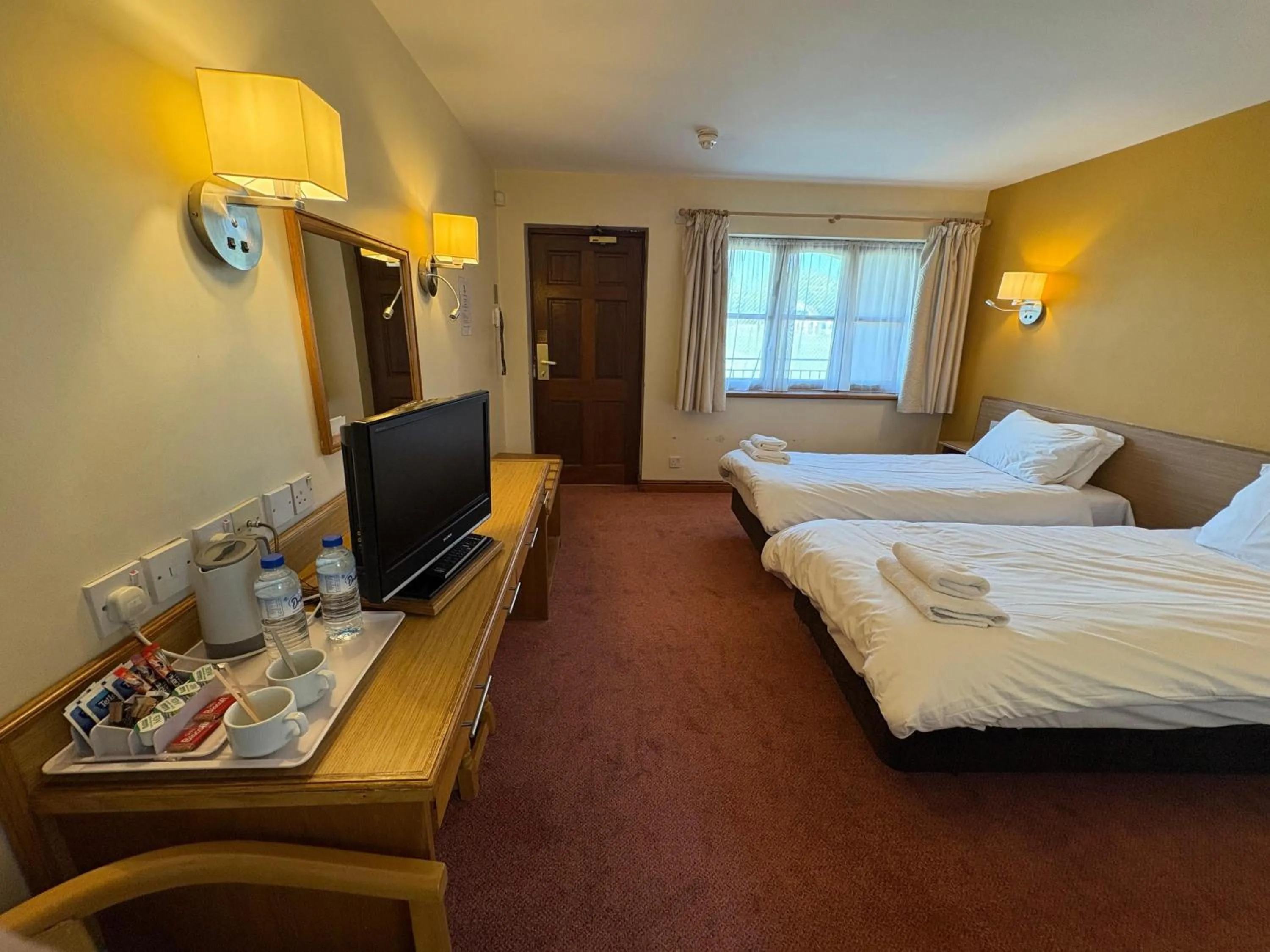Bed in Tollgate Hotel & Leisure