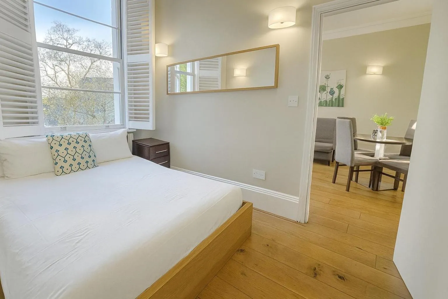 Bedroom, Bed in Queen Victoria Apartments