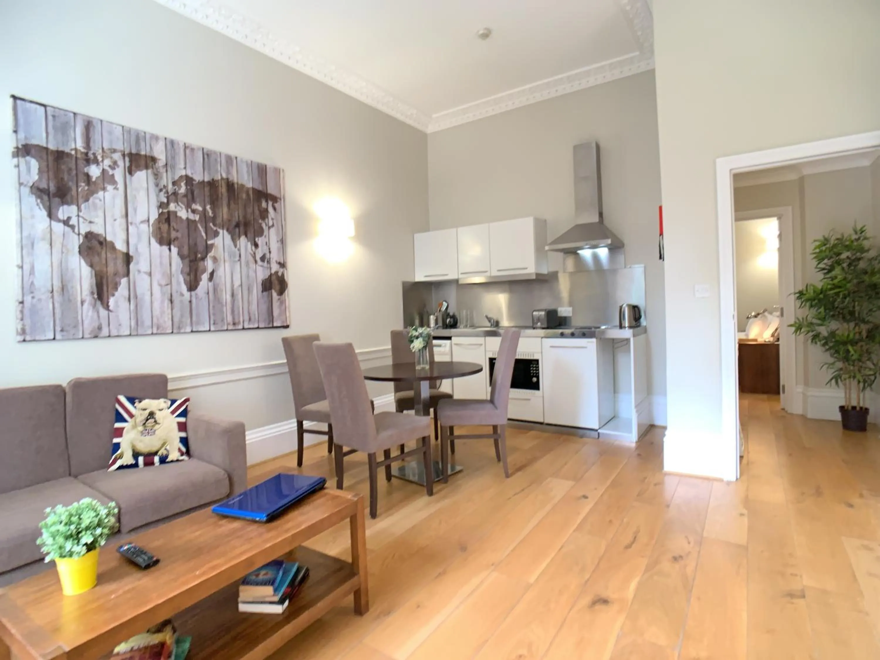 Kitchen or kitchenette in Queen Victoria Apartments