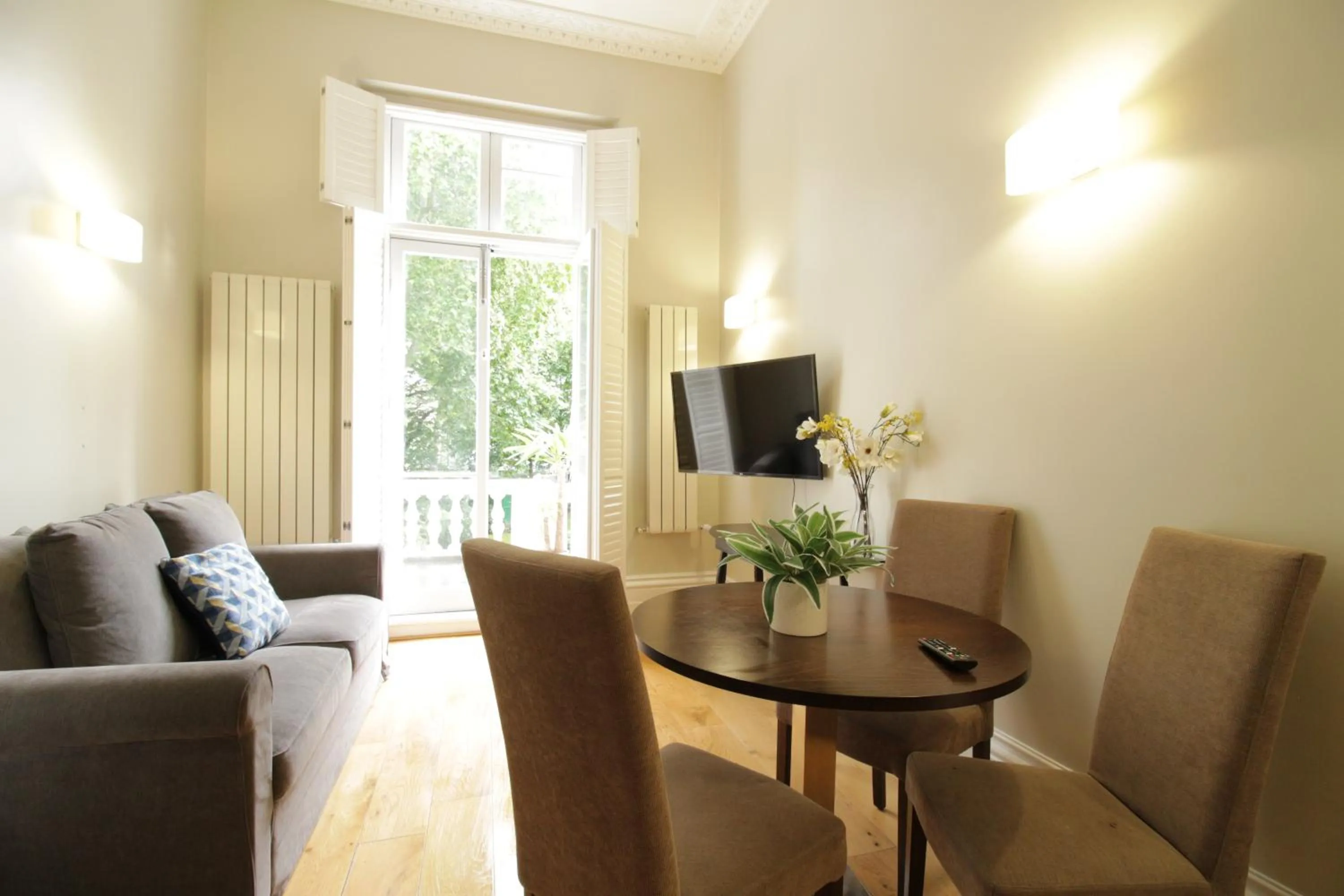 Living room in Queen Victoria Apartments