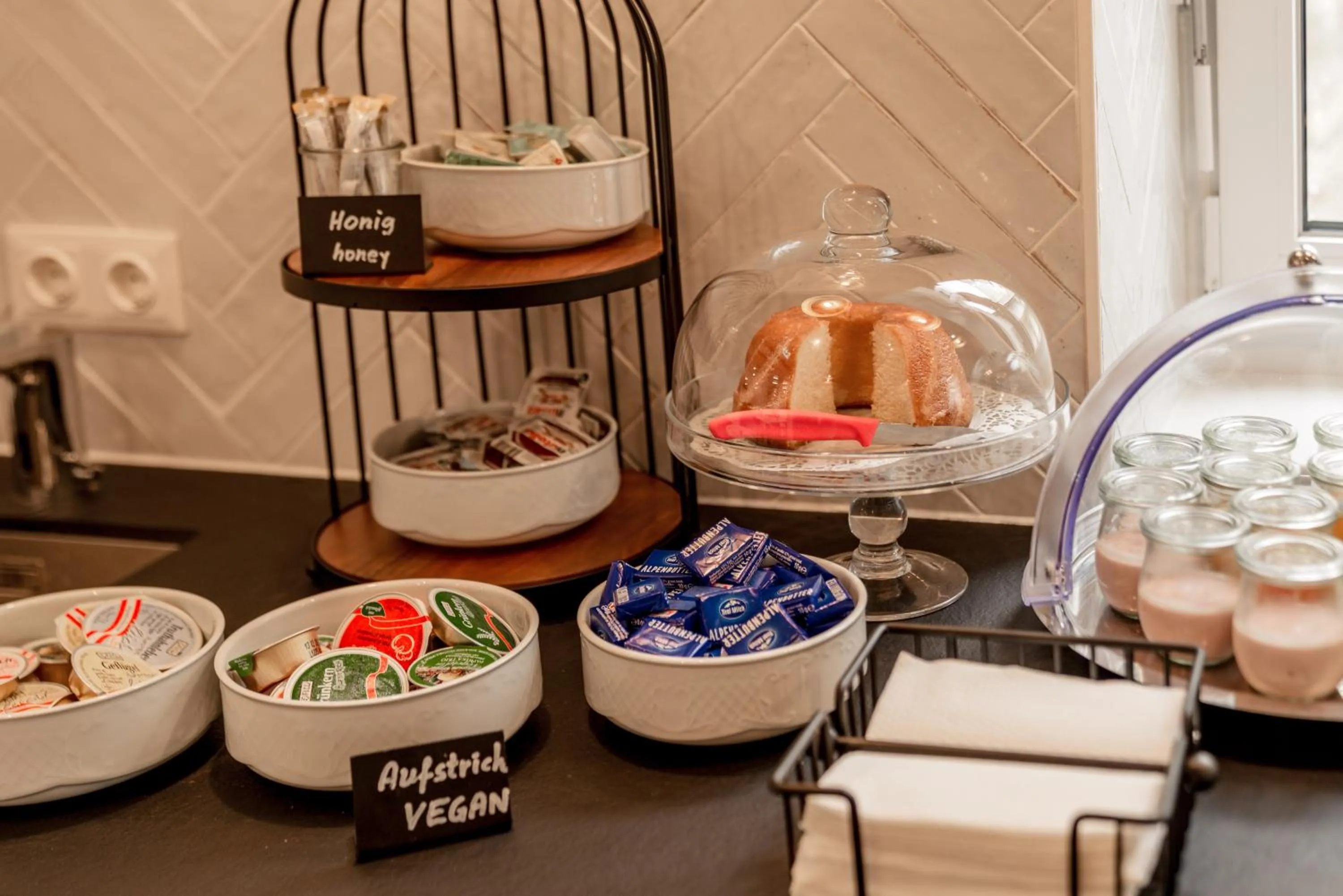 Breakfast in Villa Elisa