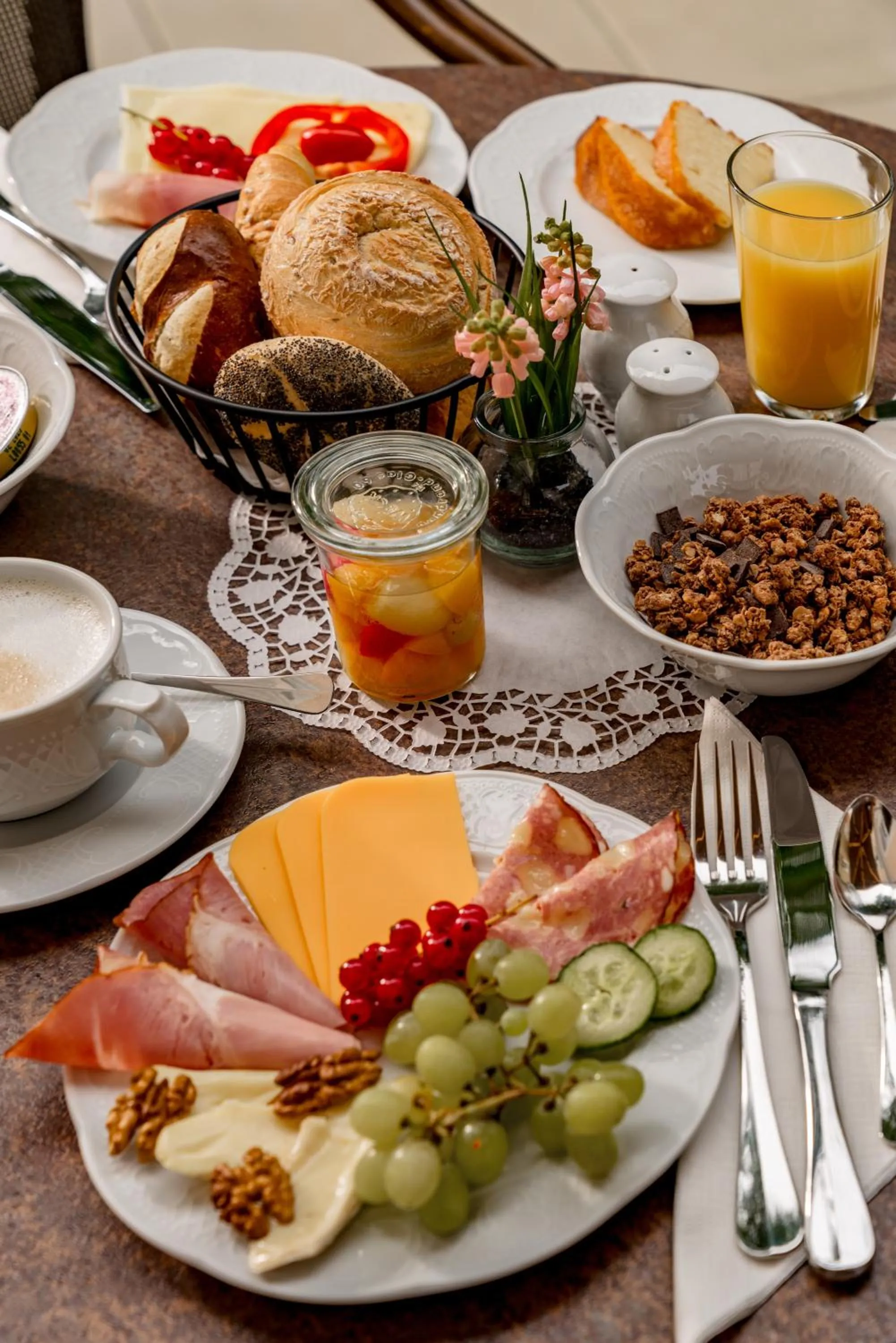 Breakfast in Villa Elisa