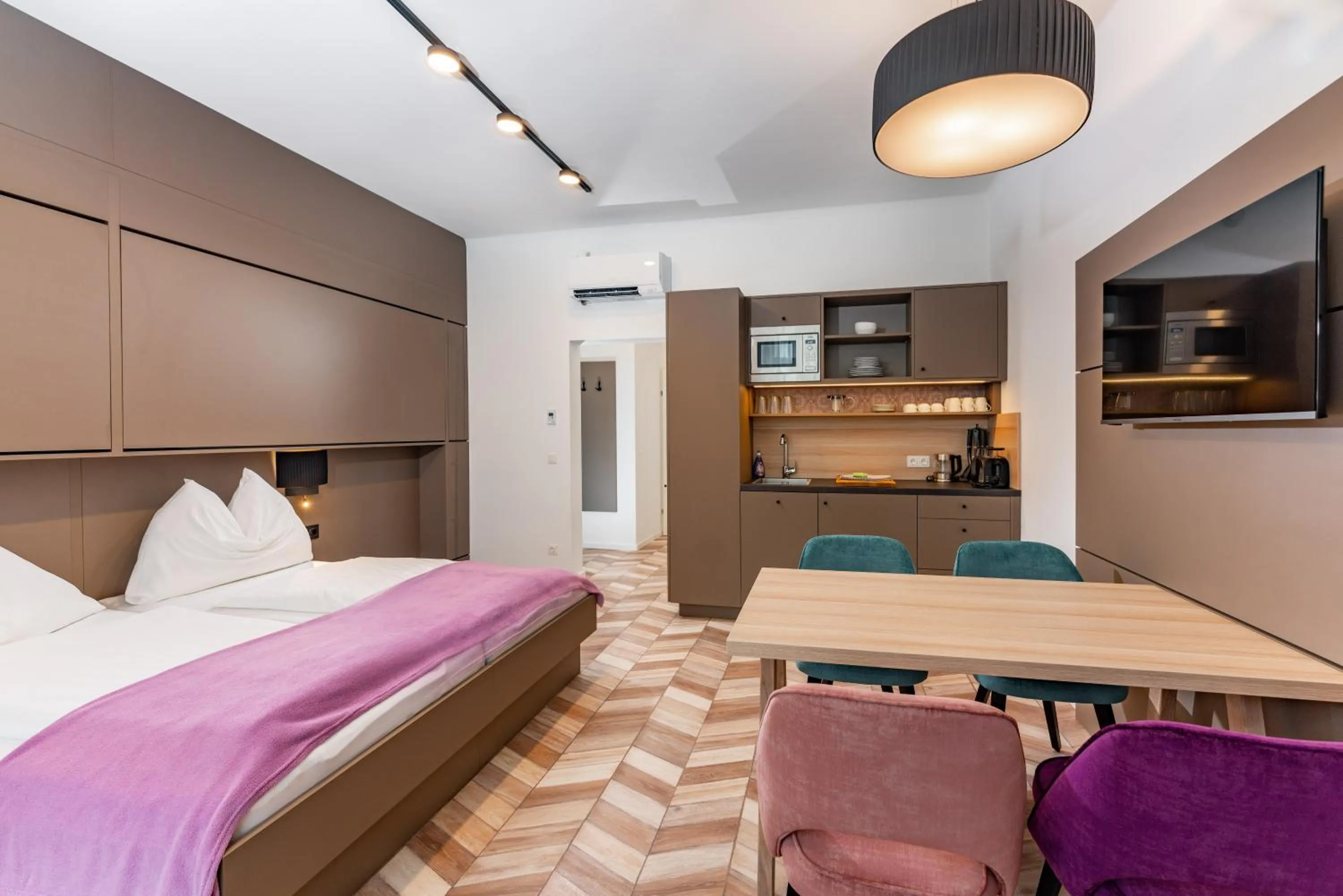 Photo of the whole room, Bed in Villa Elisa