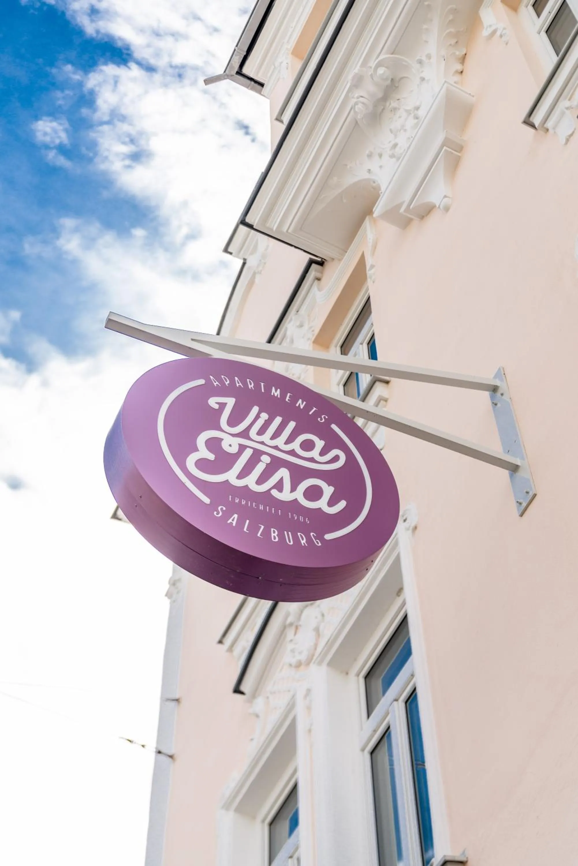 Property building in Villa Elisa