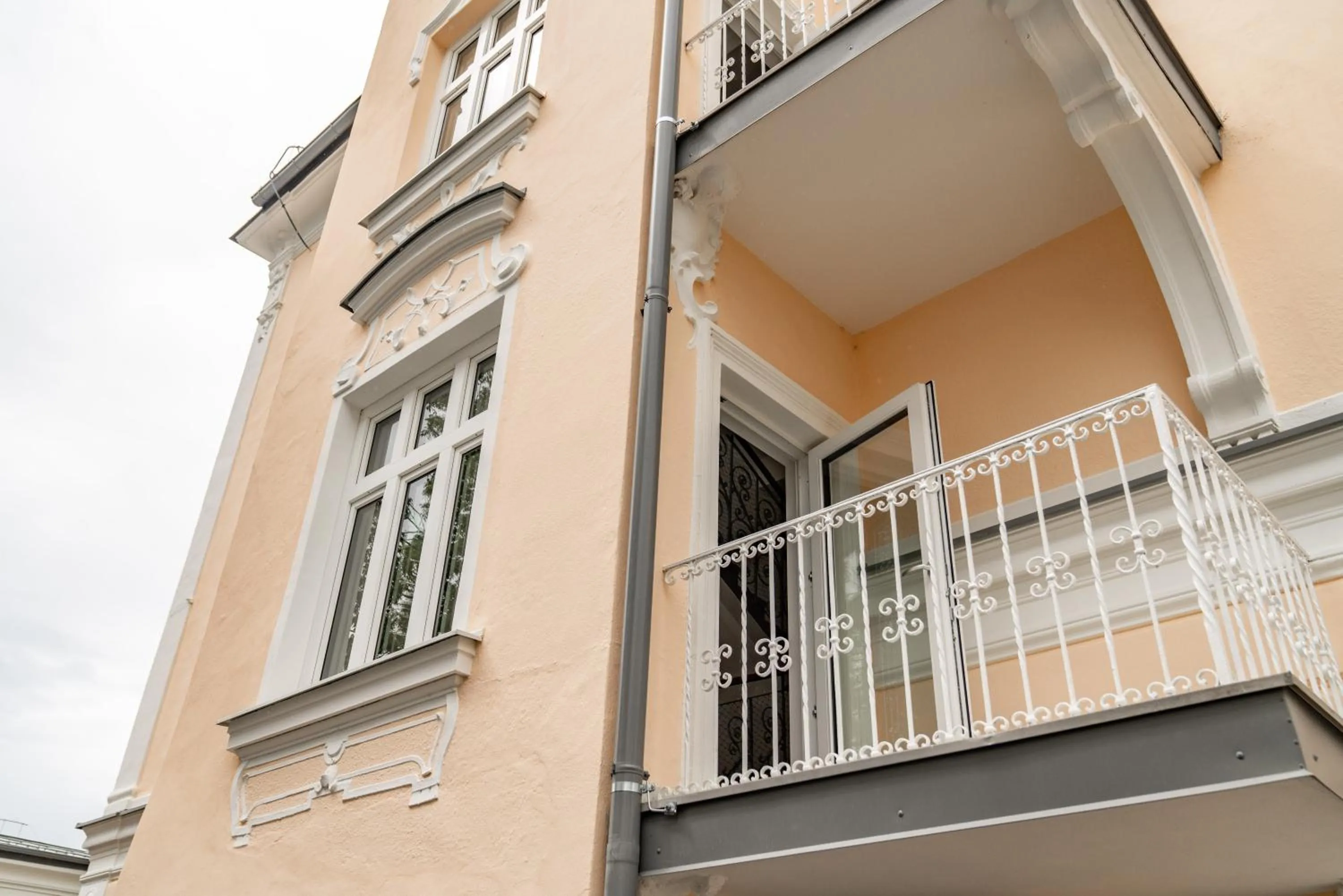 Property building in Villa Elisa