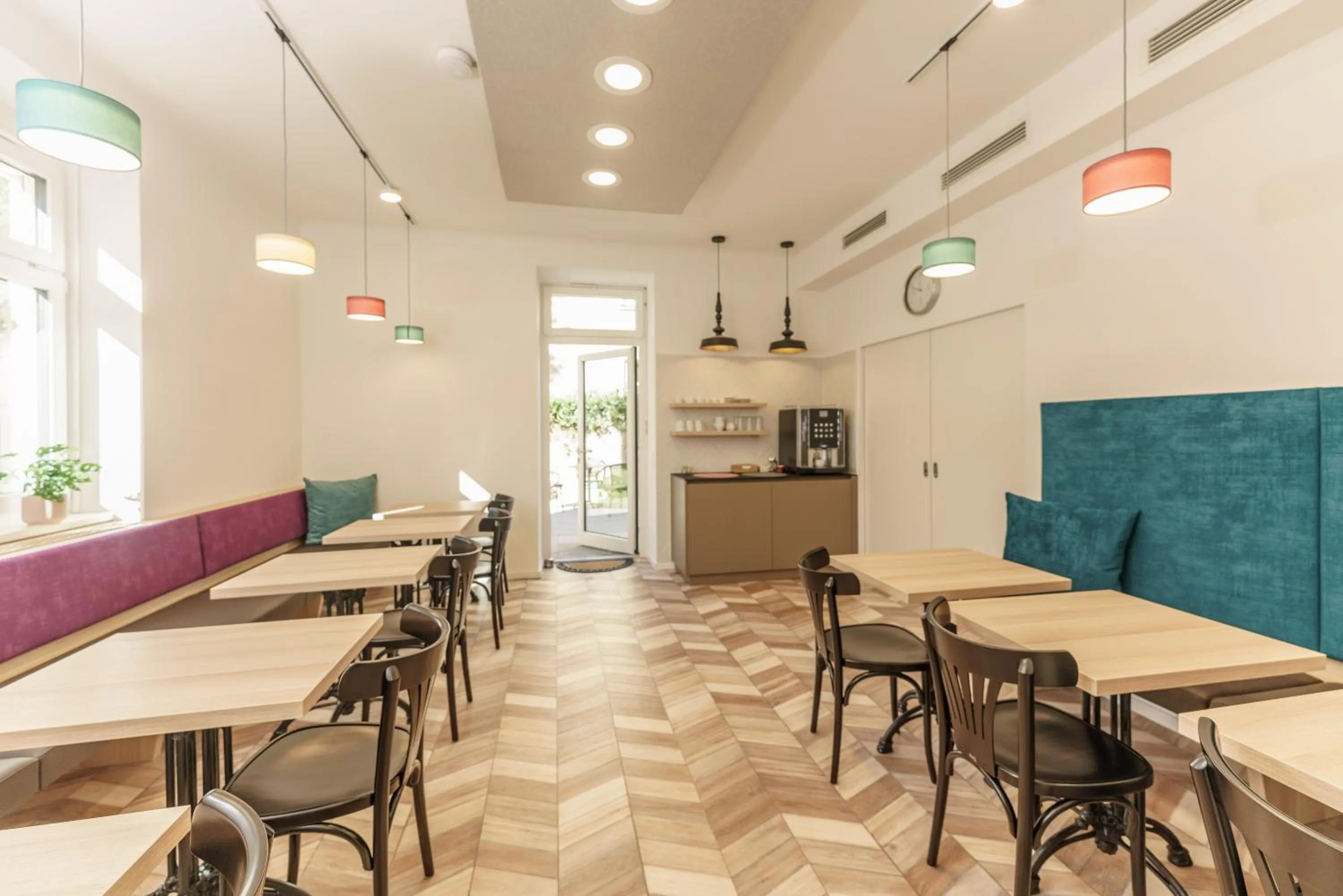 Buffet breakfast in Villa Elisa