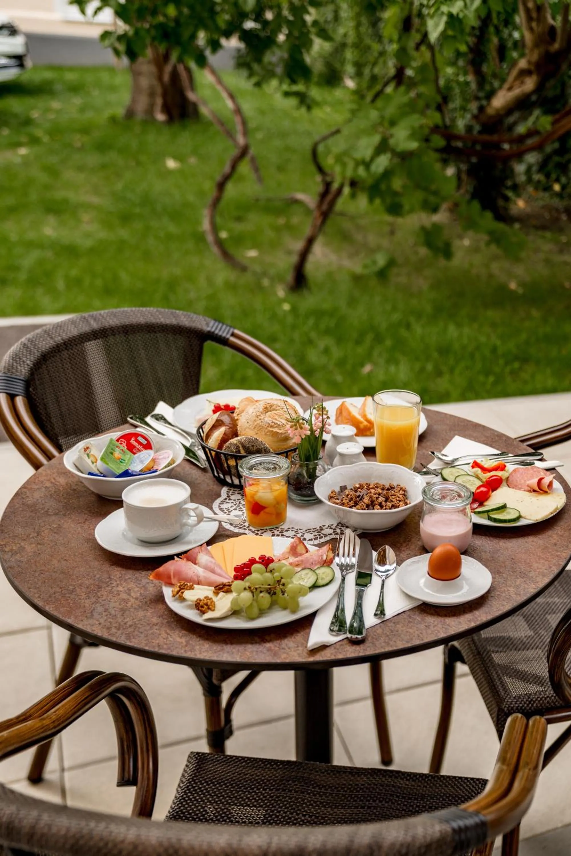 Breakfast in Villa Elisa