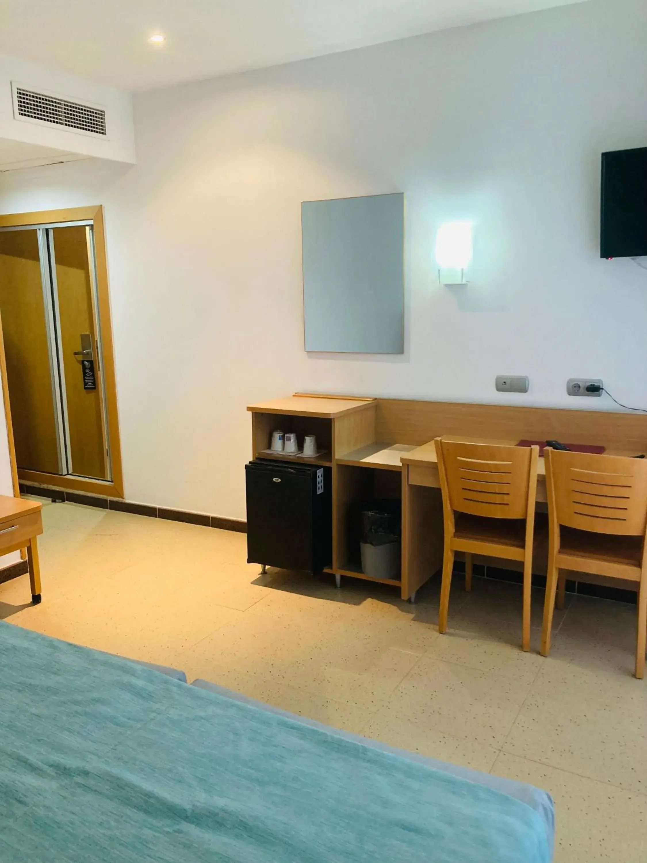 Photo of the whole room in Hotel Vent de Mar Photo of the whole room in Hotel Vent de Mar