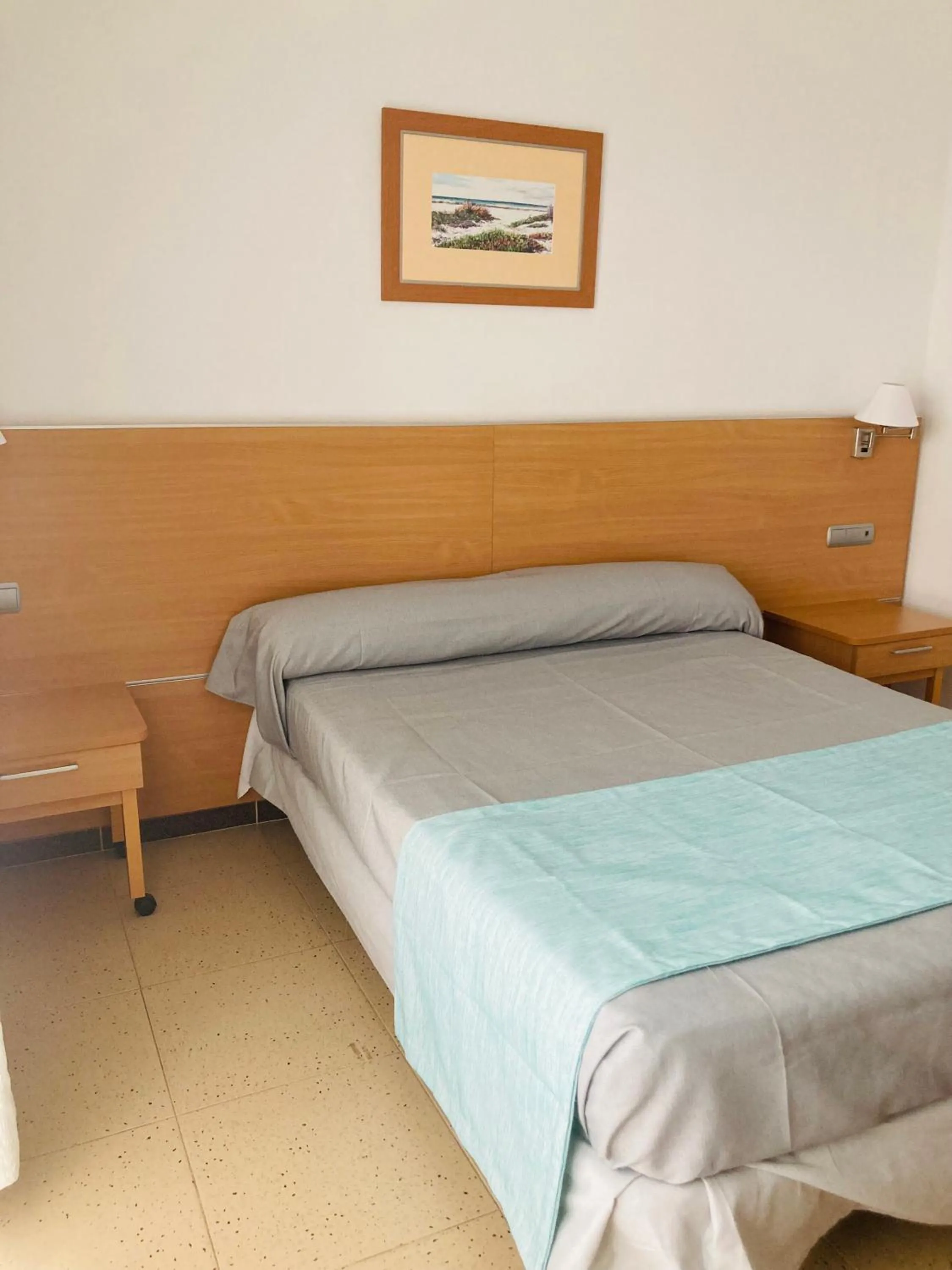 Photo of the whole room, Bed in Hotel Vent de Mar