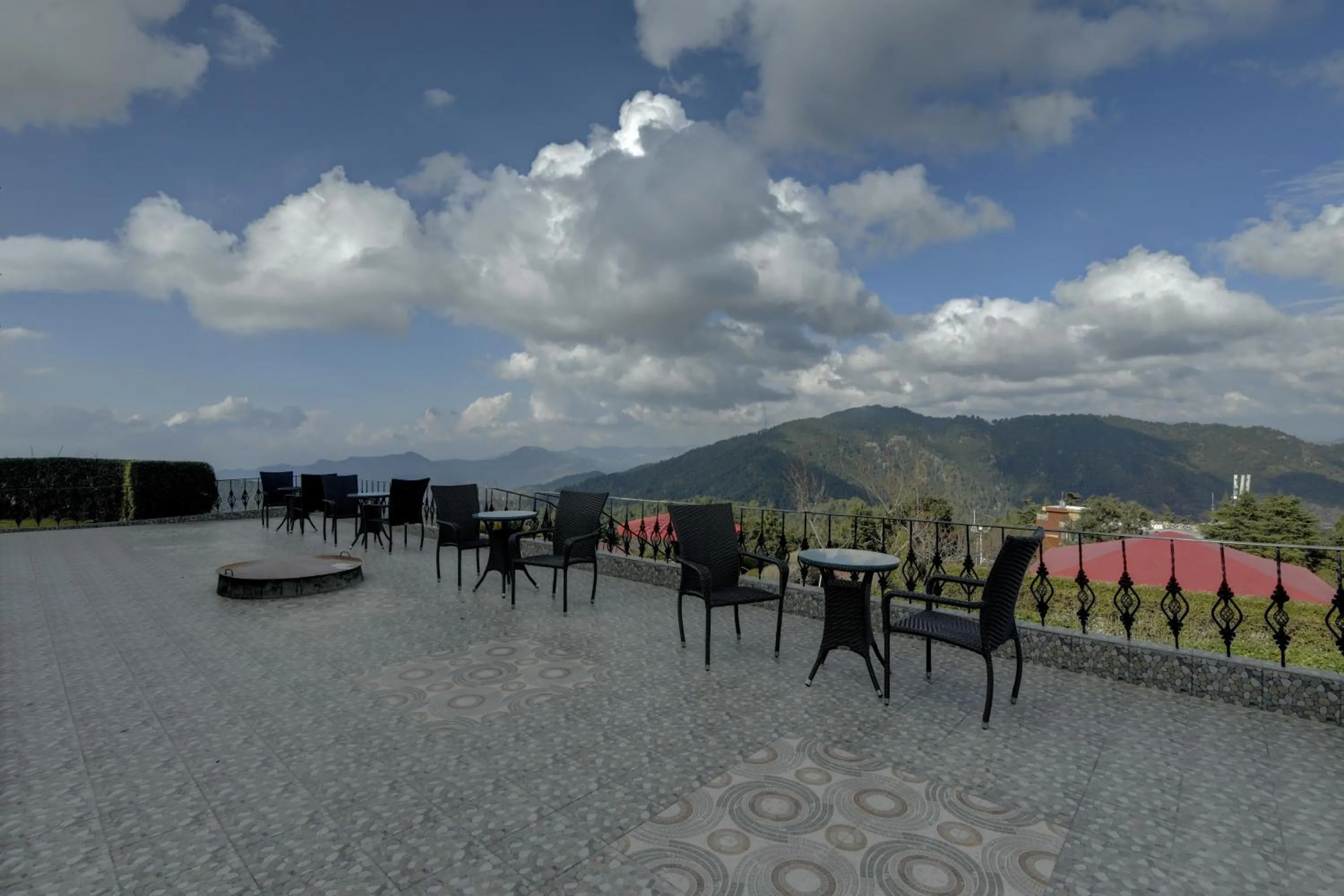 Restaurant/places to eat in Tarika Resort & Spa , Chail