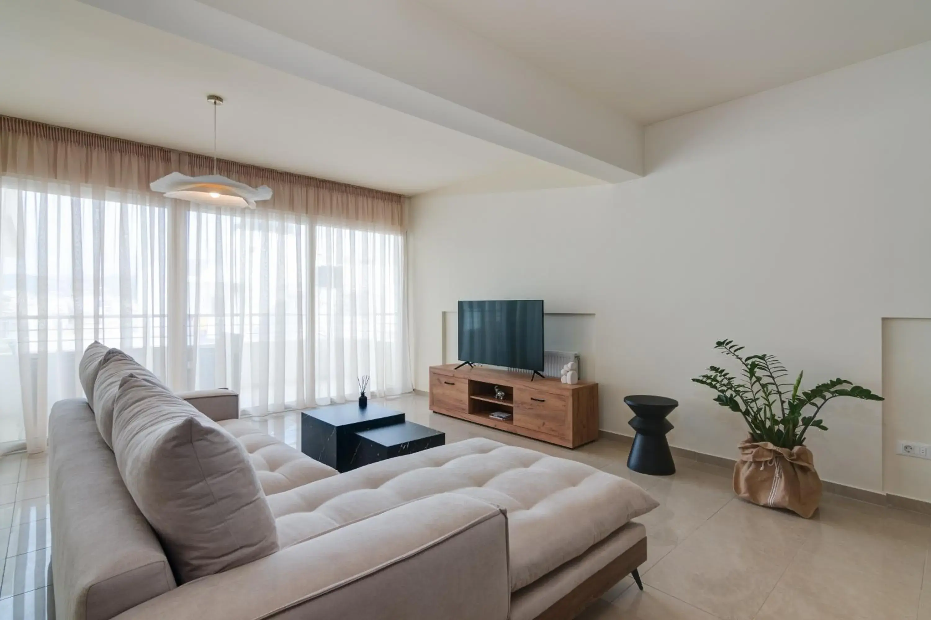 Three-Bedroom Apartment in Oikies Luxury Apartments with private free parking area Three-Bedroom Apartment in Oikies Luxury Apartments with private free parking area