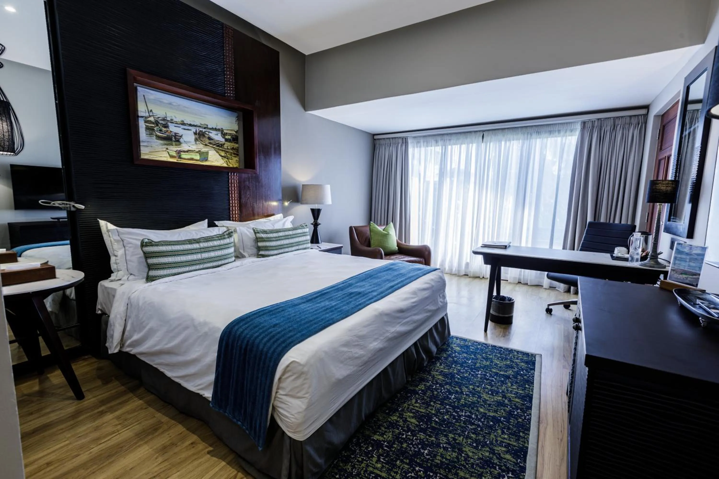 Bedroom, Bed in Sea Cliff Hotel