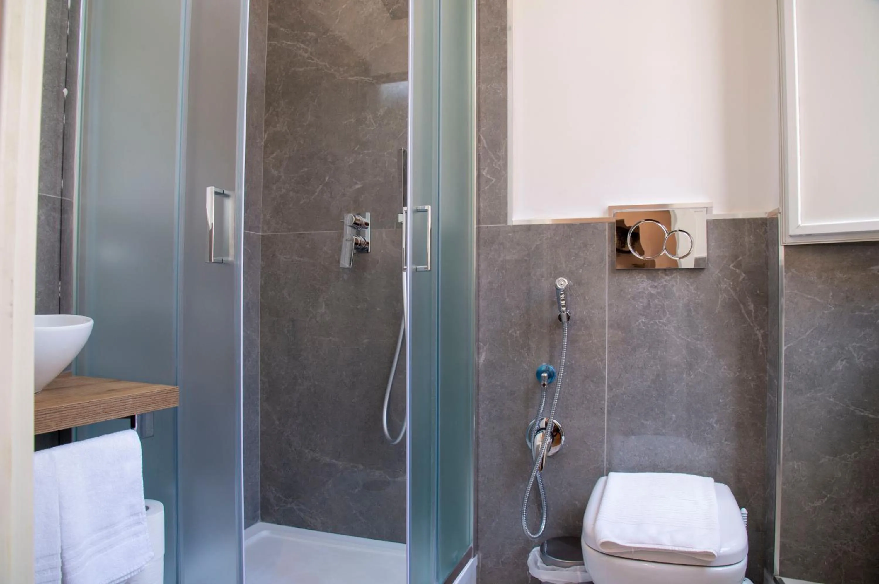 Shower in AD Suites Tritone