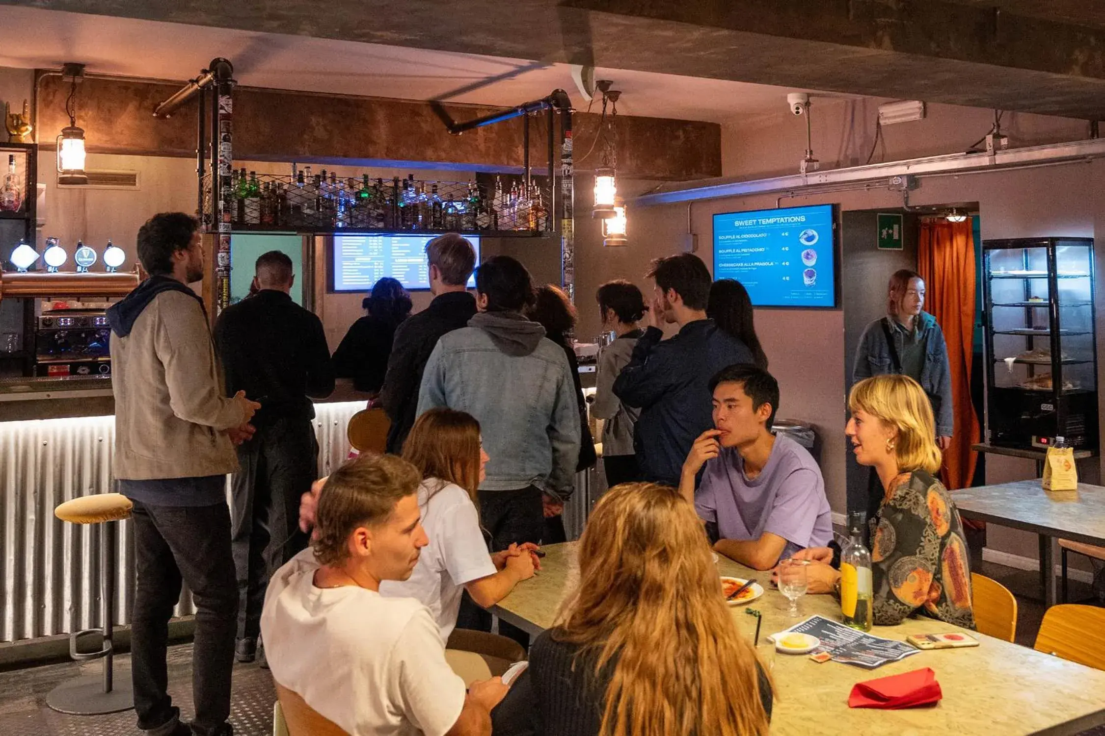 People in Ostello Bello Genova People in Ostello Bello Genova