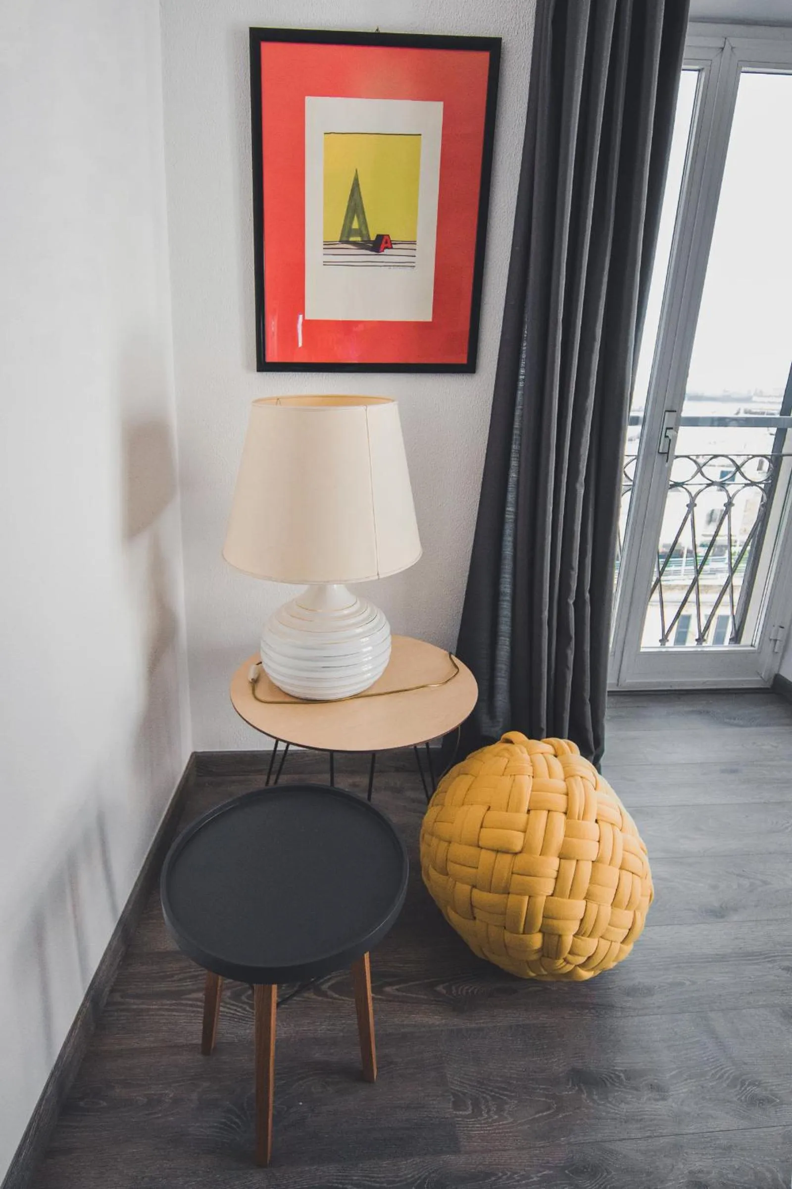 Decorative detail in Ostello Bello Genova