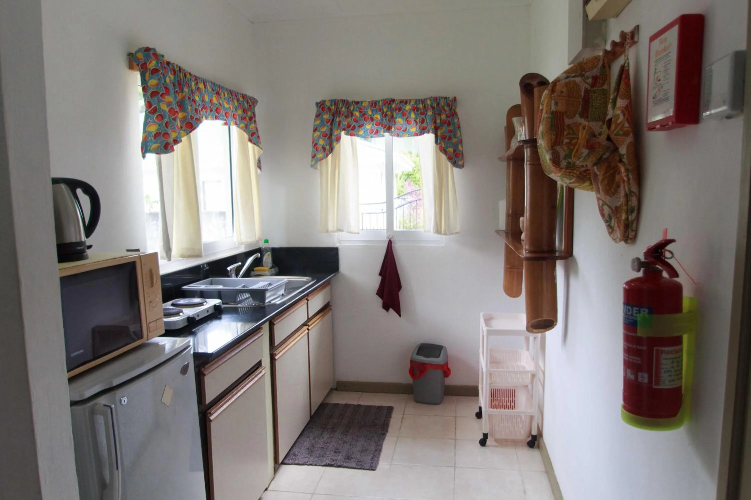 Kitchen or kitchenette in Coco Blanche