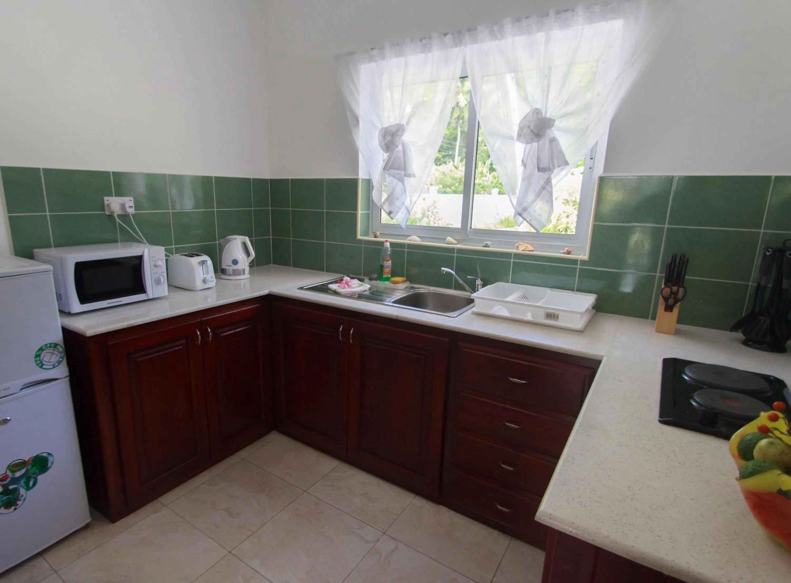 Kitchen or kitchenette in Coco Blanche