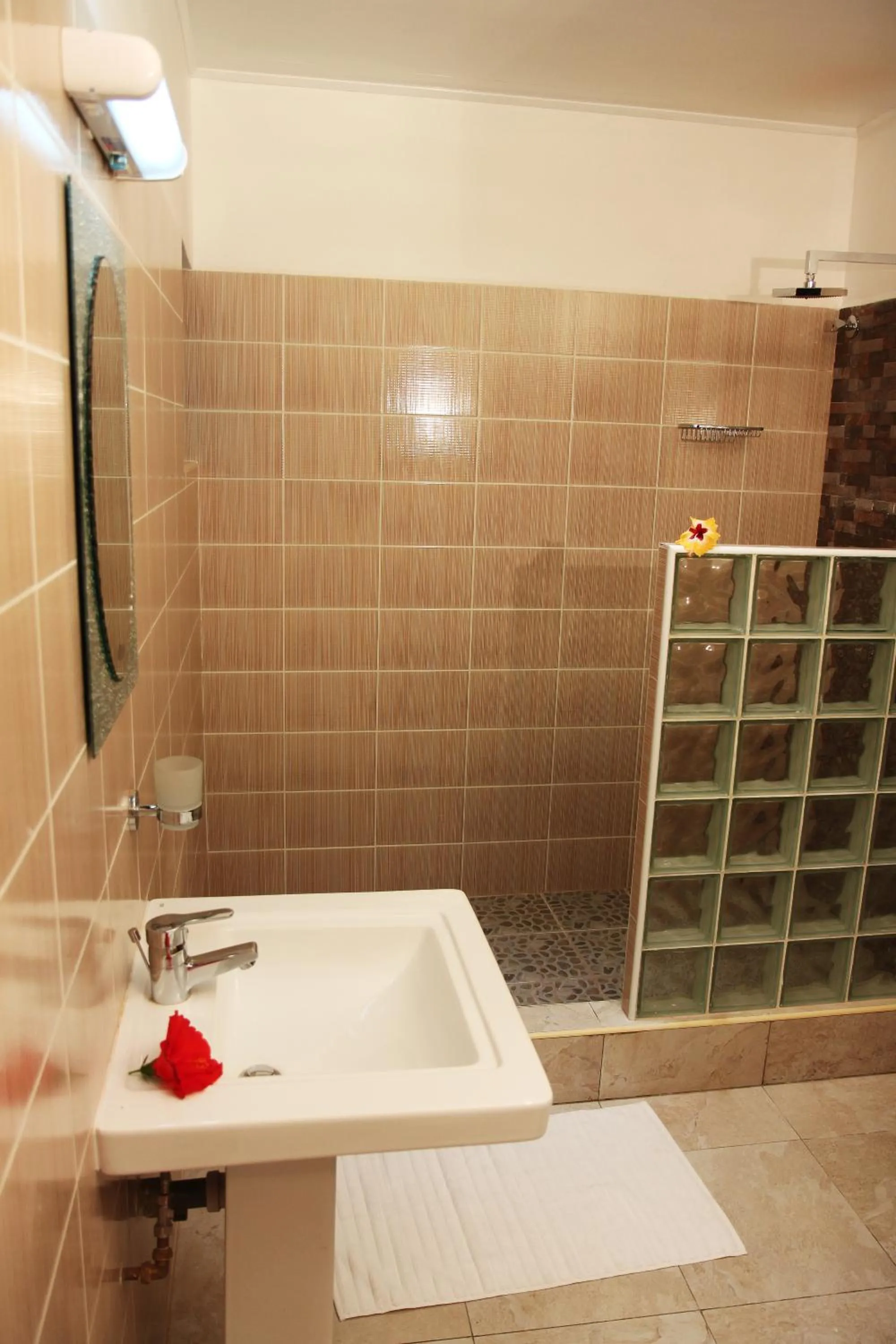 Bathroom in Coco Blanche