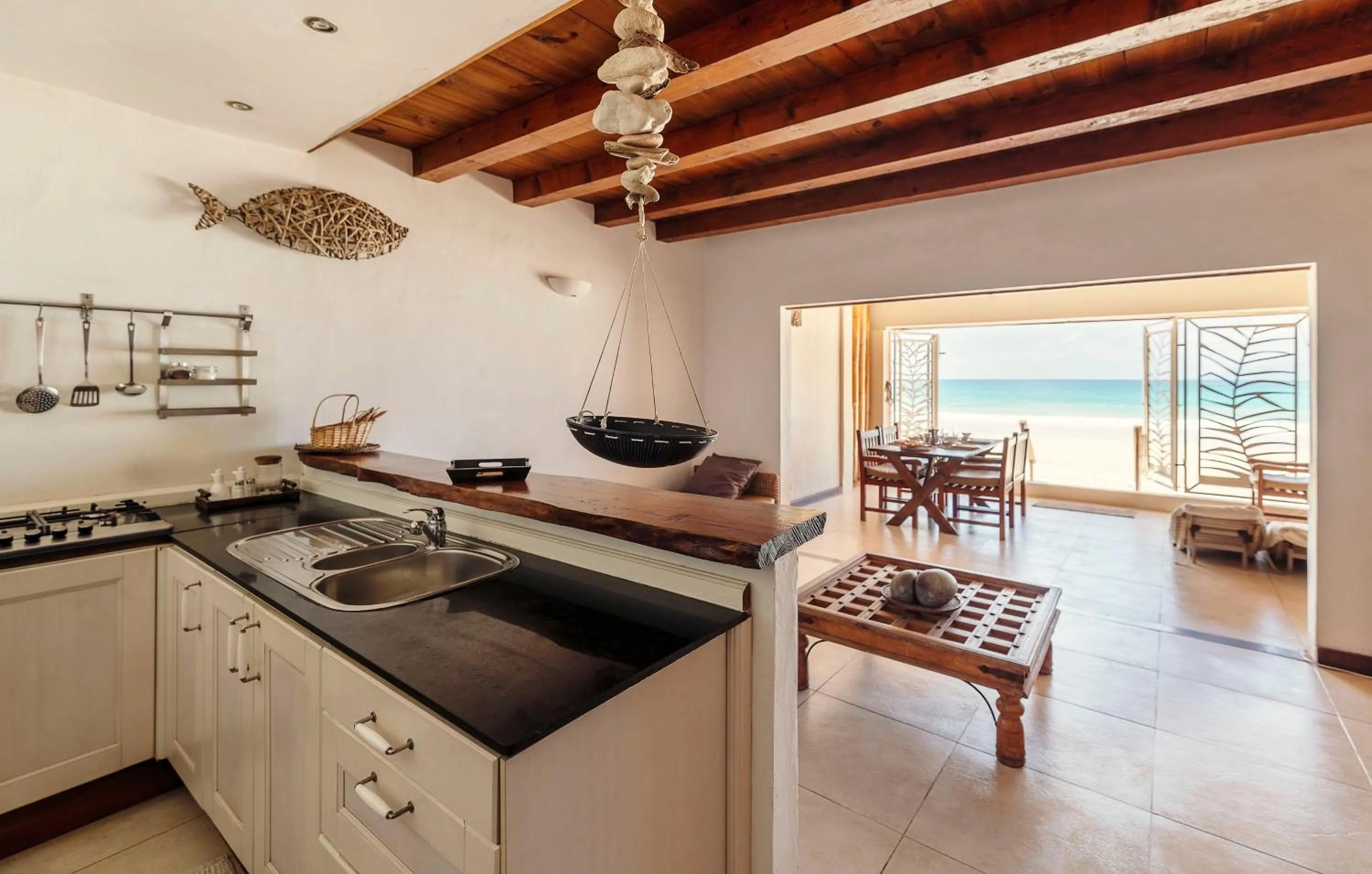 Kitchen or kitchenette in Clef des Iles