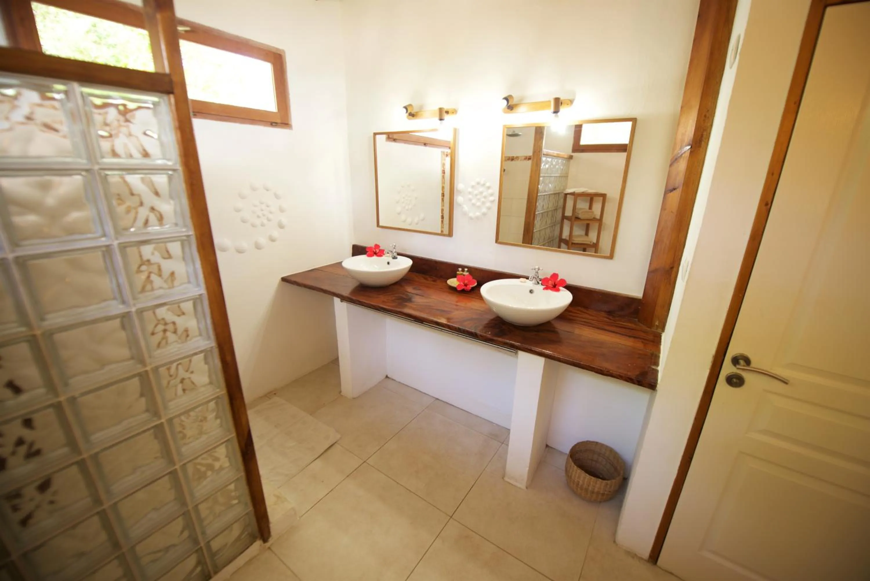 Bathroom in Clef des Iles