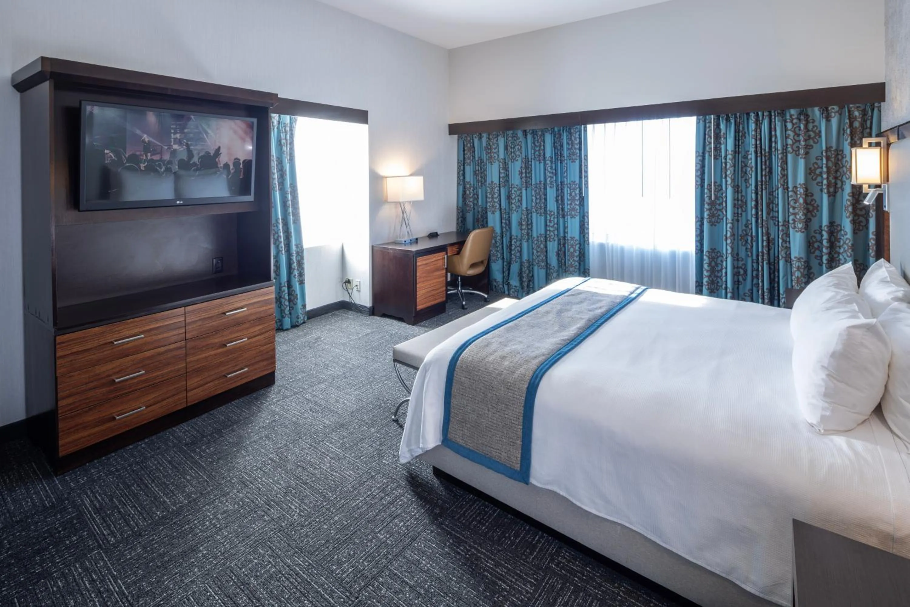 Photo of the whole room, Bed in Akwesasne Mohawk Casino Resort and Players Inn Hotel -formerly Comfort Inn and Suites Hogansburg NY