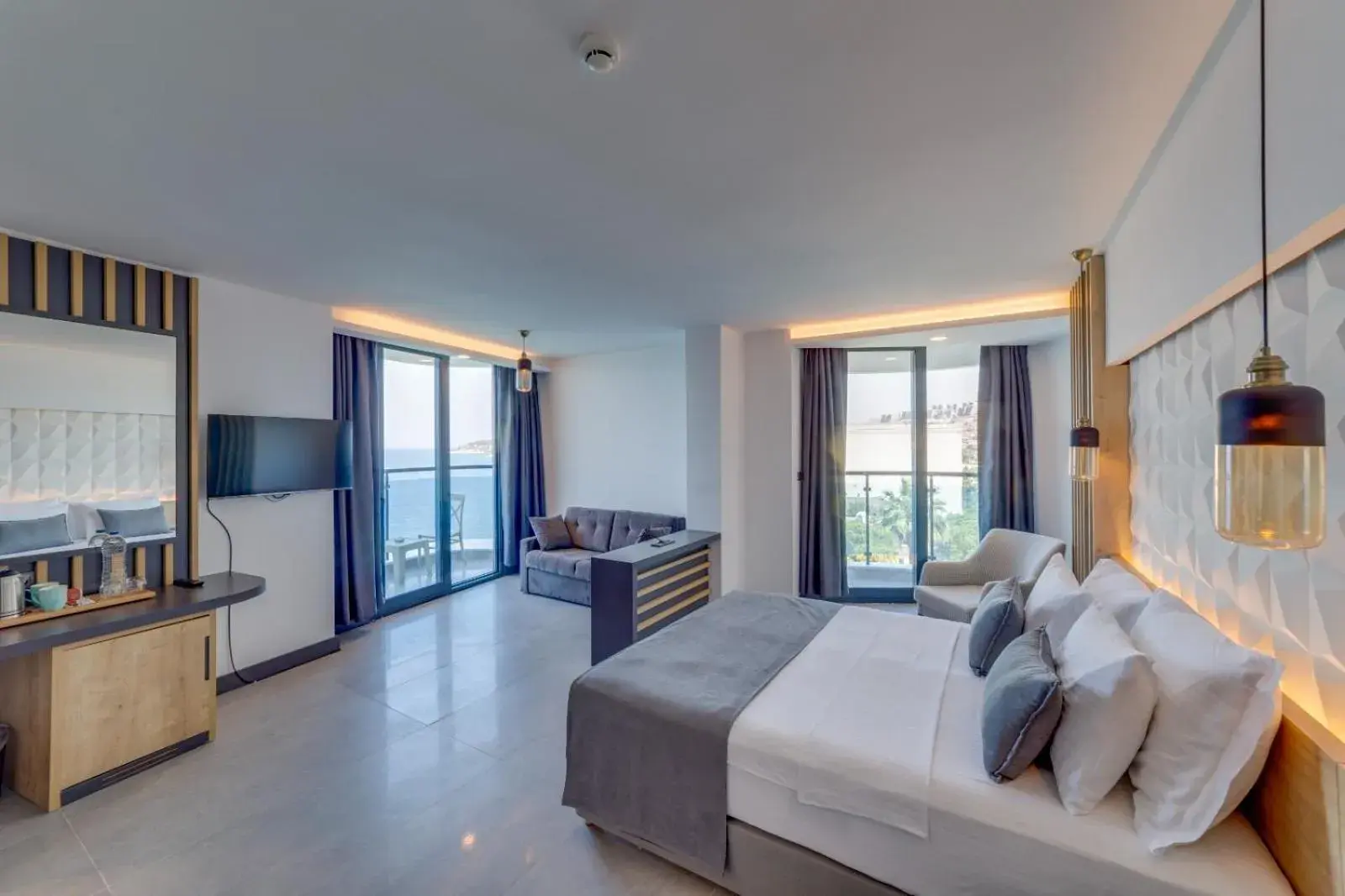 Junior Suite with Balcony in Signature Blue Resort Kuşadası Junior Suite with Balcony in Signature Blue Resort Kuşadası