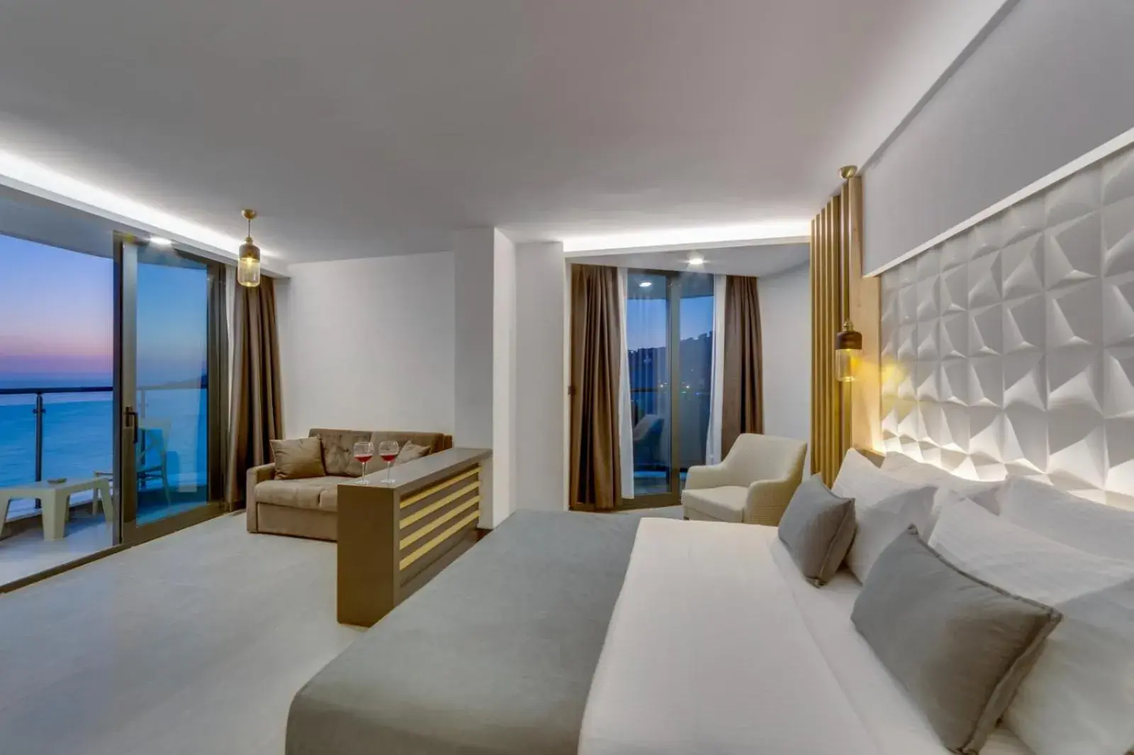 Junior Suite with Balcony in Signature Blue Resort Kuşadası Junior Suite with Balcony in Signature Blue Resort Kuşadası